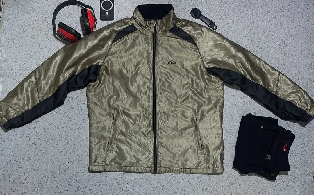 Asics Winter Puffer Lite Weight Jacket Size Xxl Color Gold