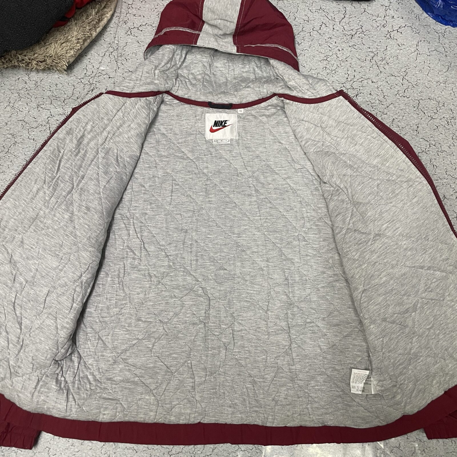 Nike Vintage Men’s Hooded Windbreaker Jacket Burgundy XL