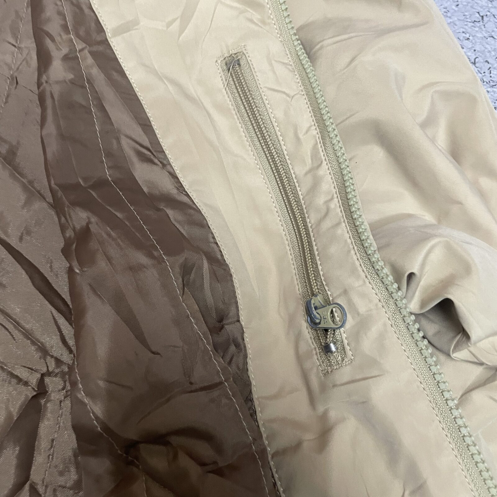 Columbia Sportswear Beige Windbreaker Casual Outdoor Xxl