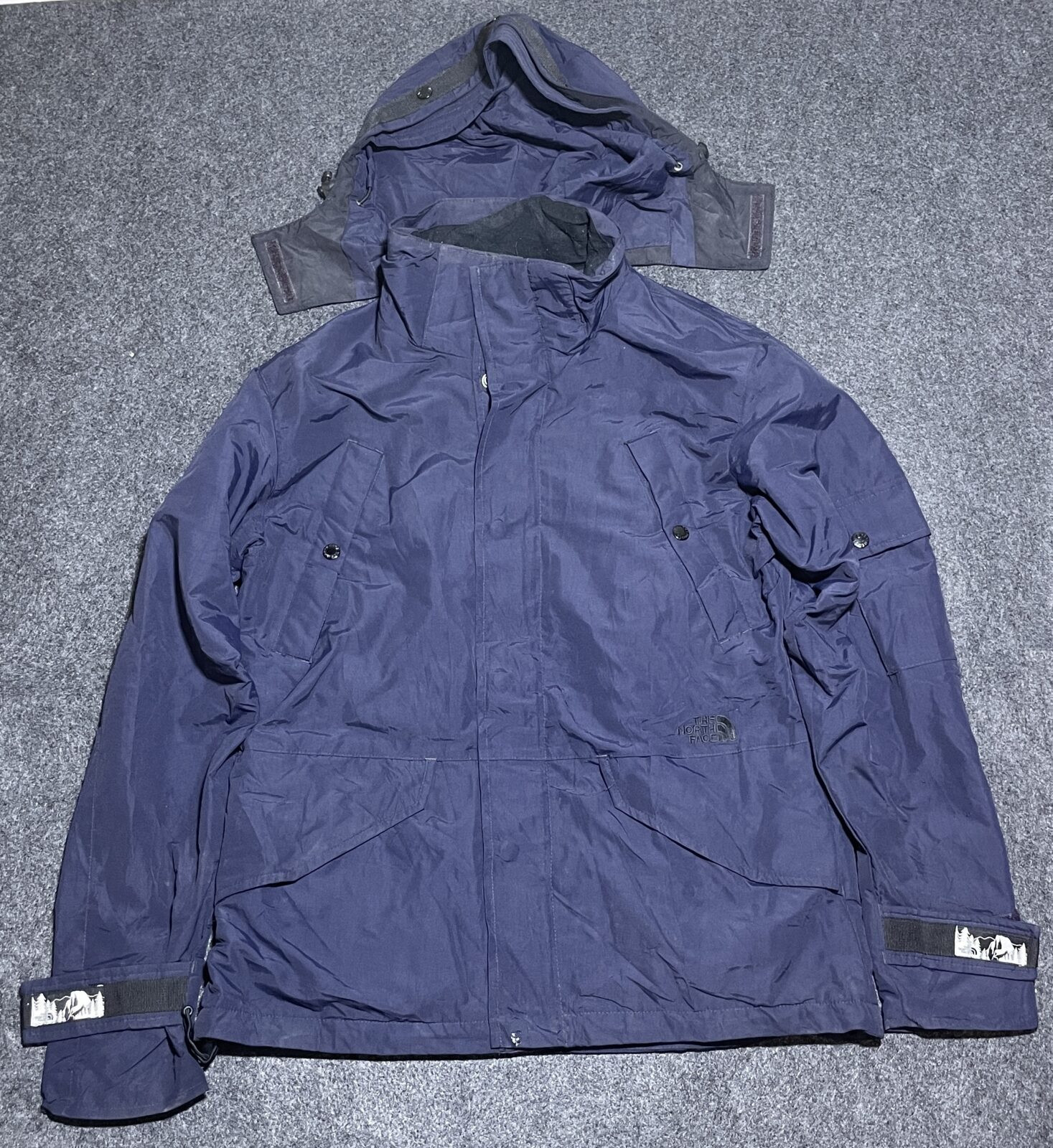 The North Face Vintage Waterproof Shell Jacket  Navy Blue L