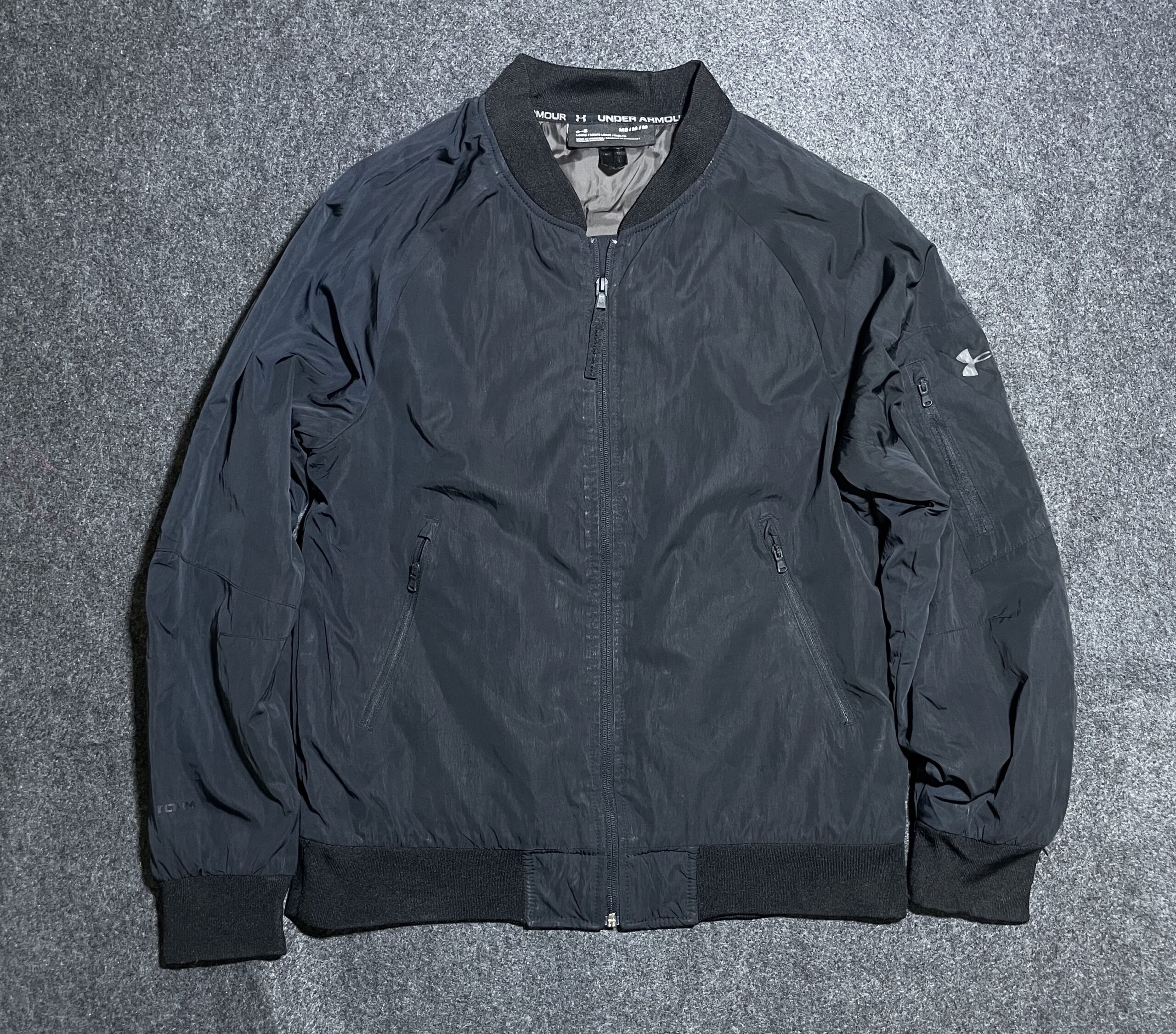 Under Armour Black Bomber Jacket Men’s Medium (Loose Fit)