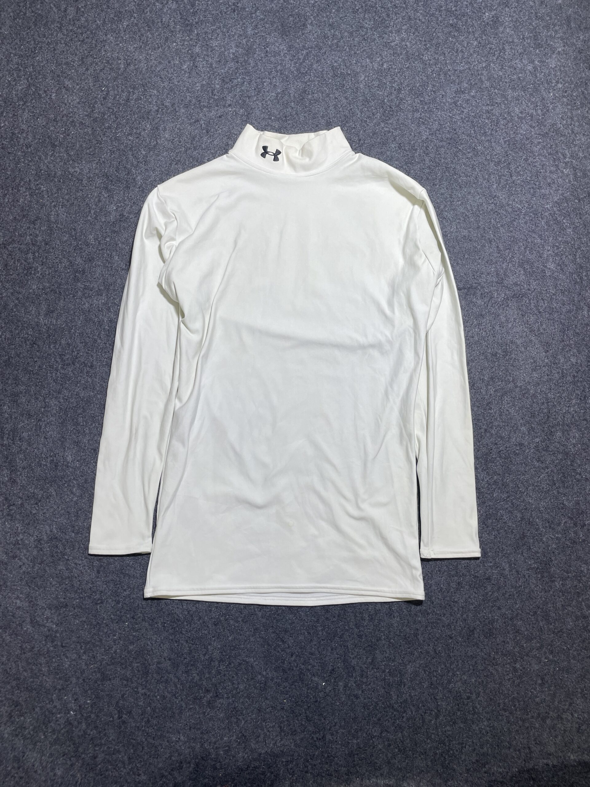 Under Armour White Compression Gym Top – Slim Body Fit (Size M)