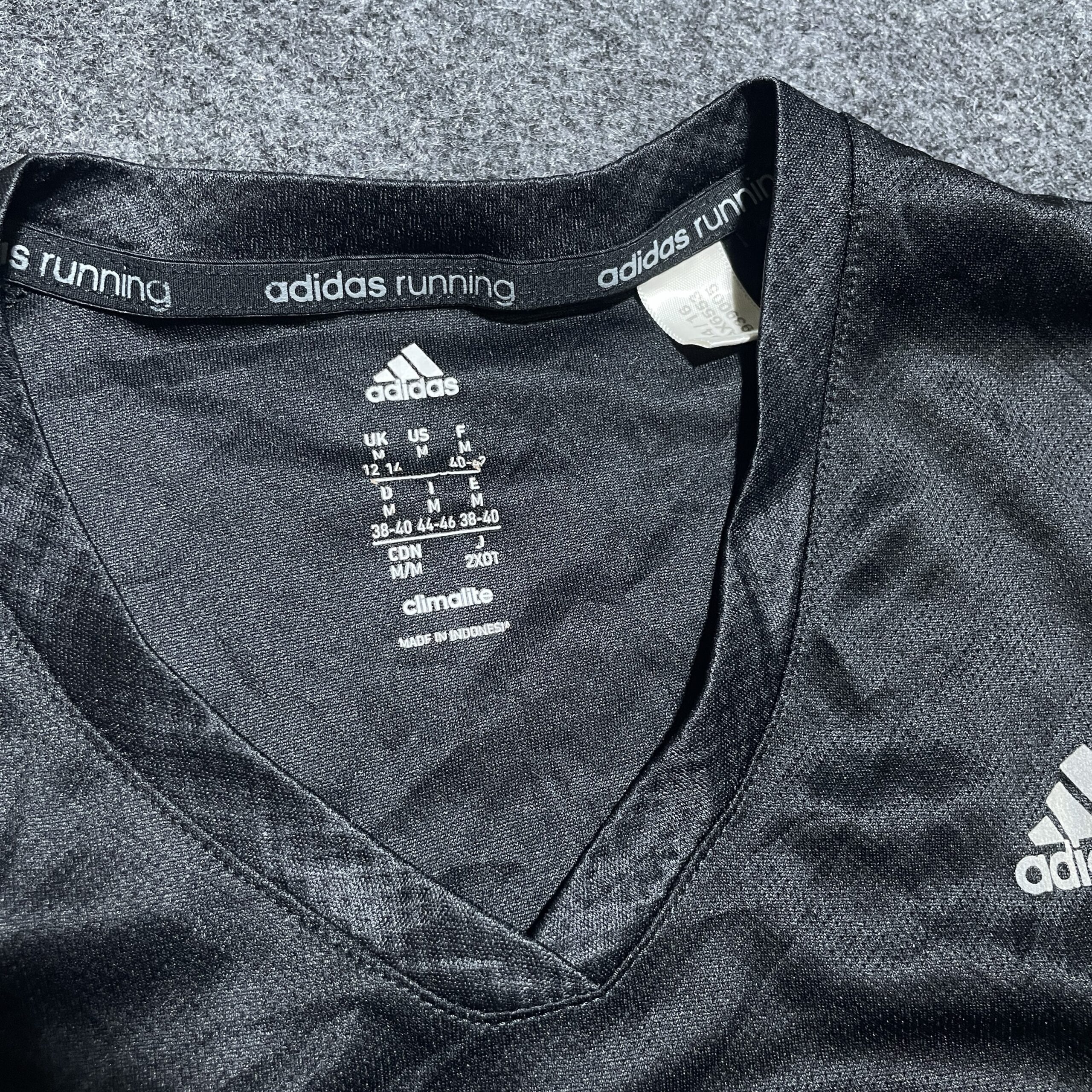 Adidas V-Neck Climalite Tshirt Black S