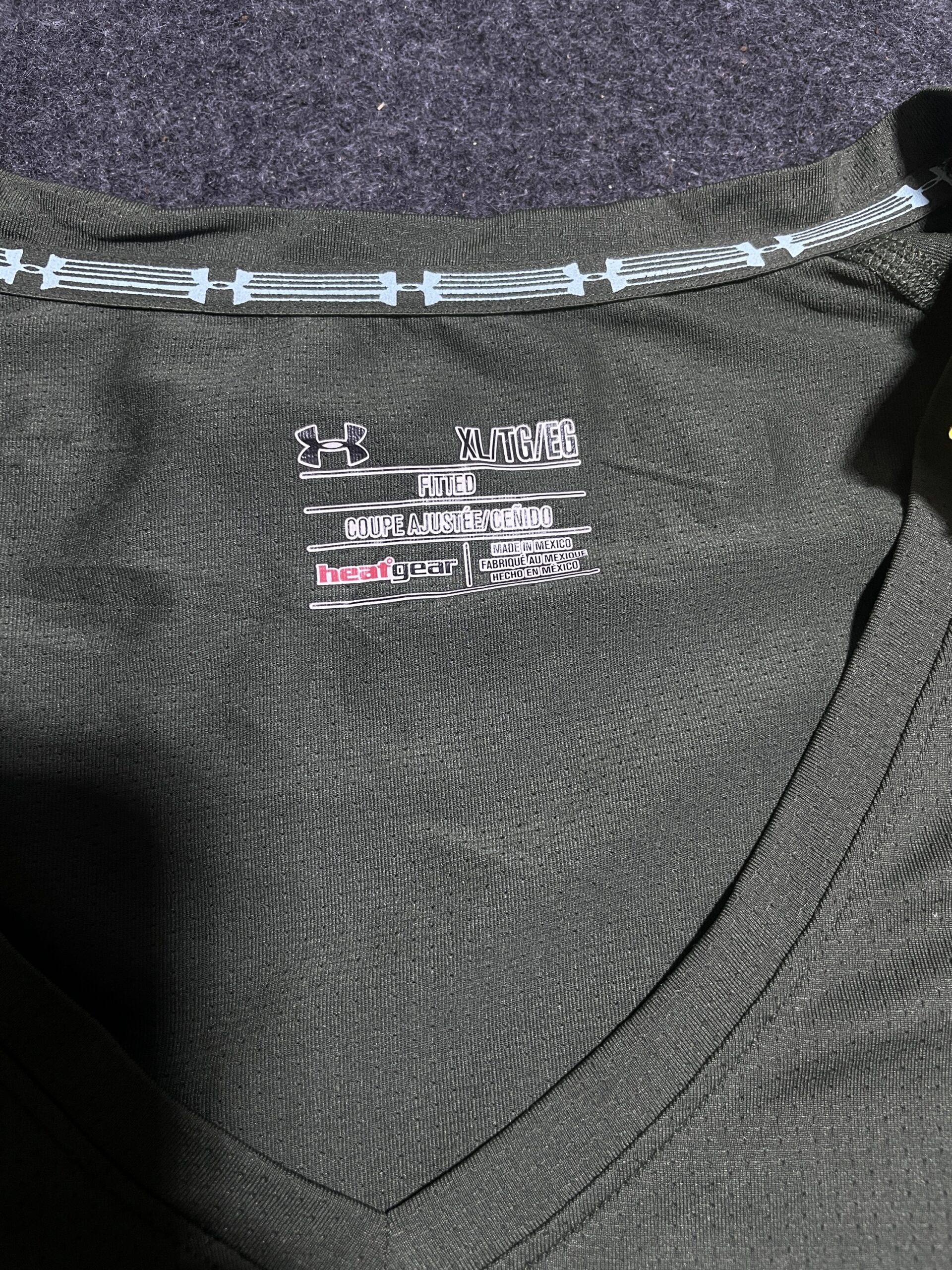 Under Armour Original Heatgear Vneck Tshirt Olive Green XL
