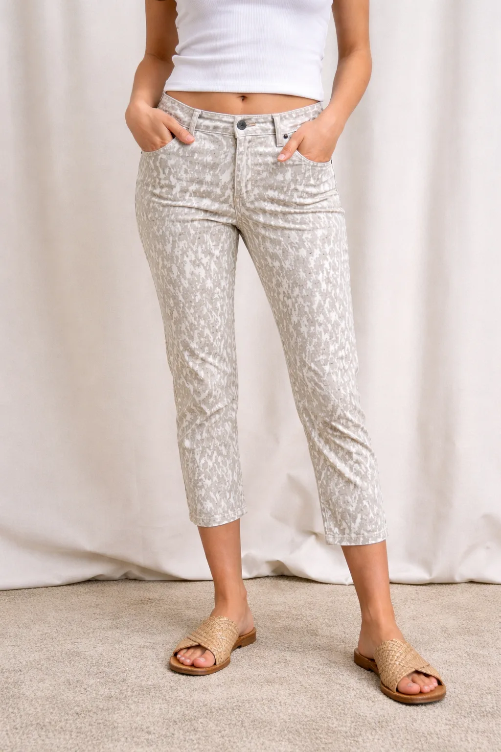 Lucky Brand Sofia Capri Printed Jeans | Slim Fit | Beige Camo Pattern | Size 28