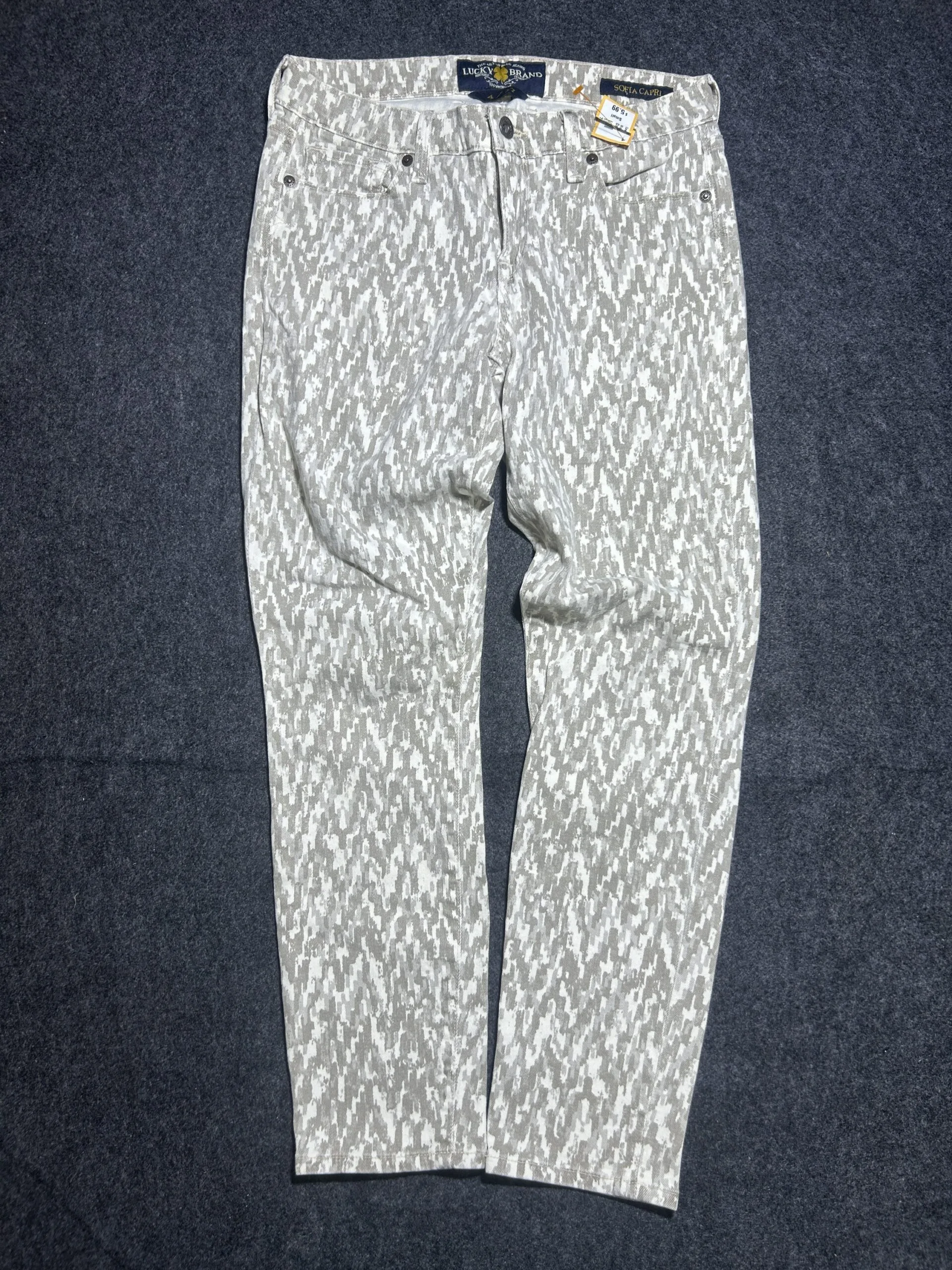 Lucky Brand Sofia Capri Printed Jeans | Slim Fit | Beige Camo Pattern | Size 28