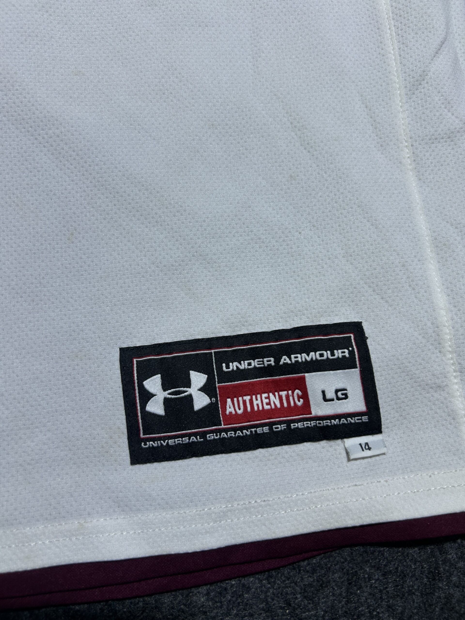 Under Armour Reversible Hustlin Wildcats Jersey (White/Maroon) Size L Oversized Fit