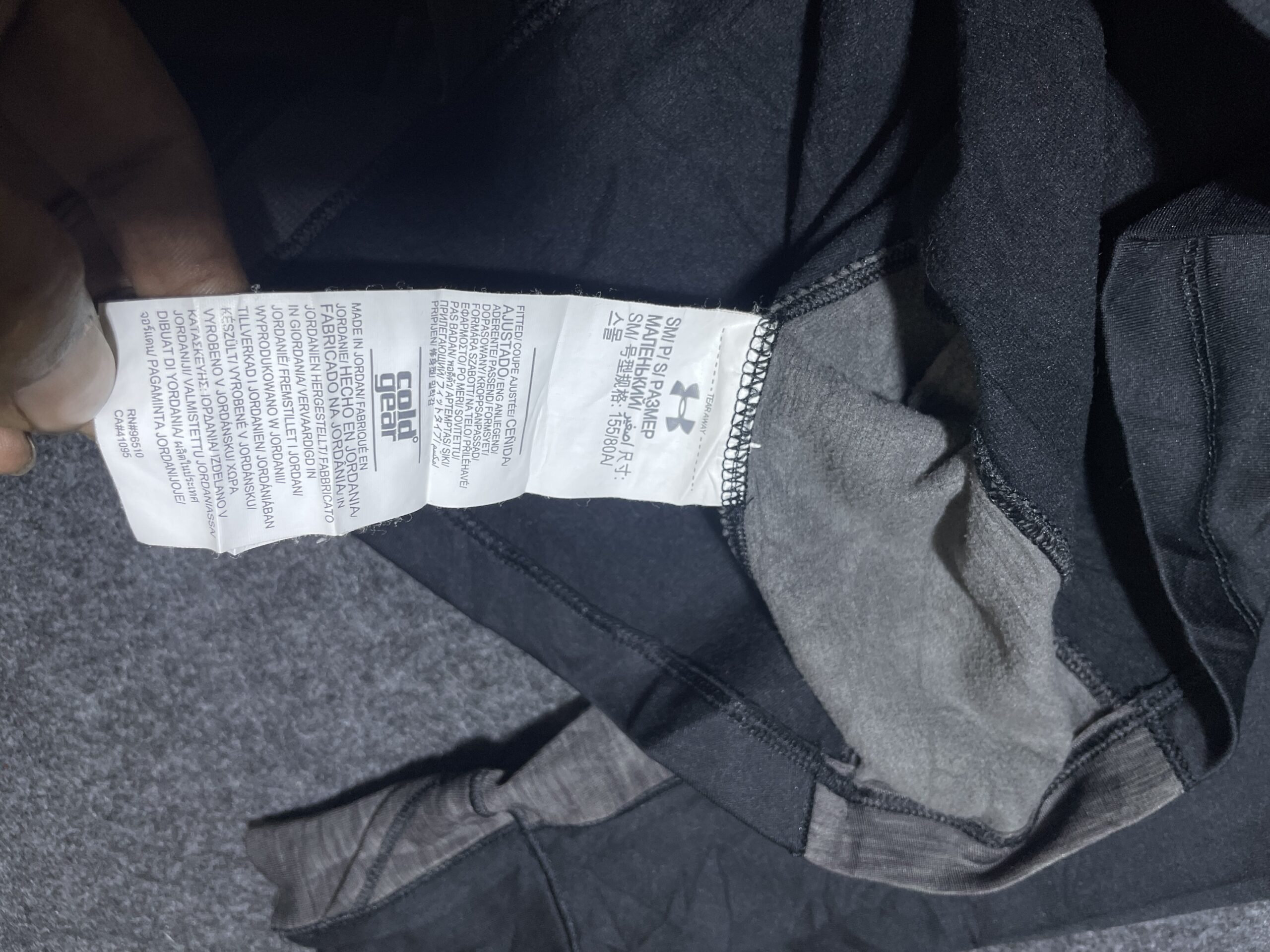 Under Armour Coldgear Original Women’s Sports Tshirt Body fit Black Grey Small