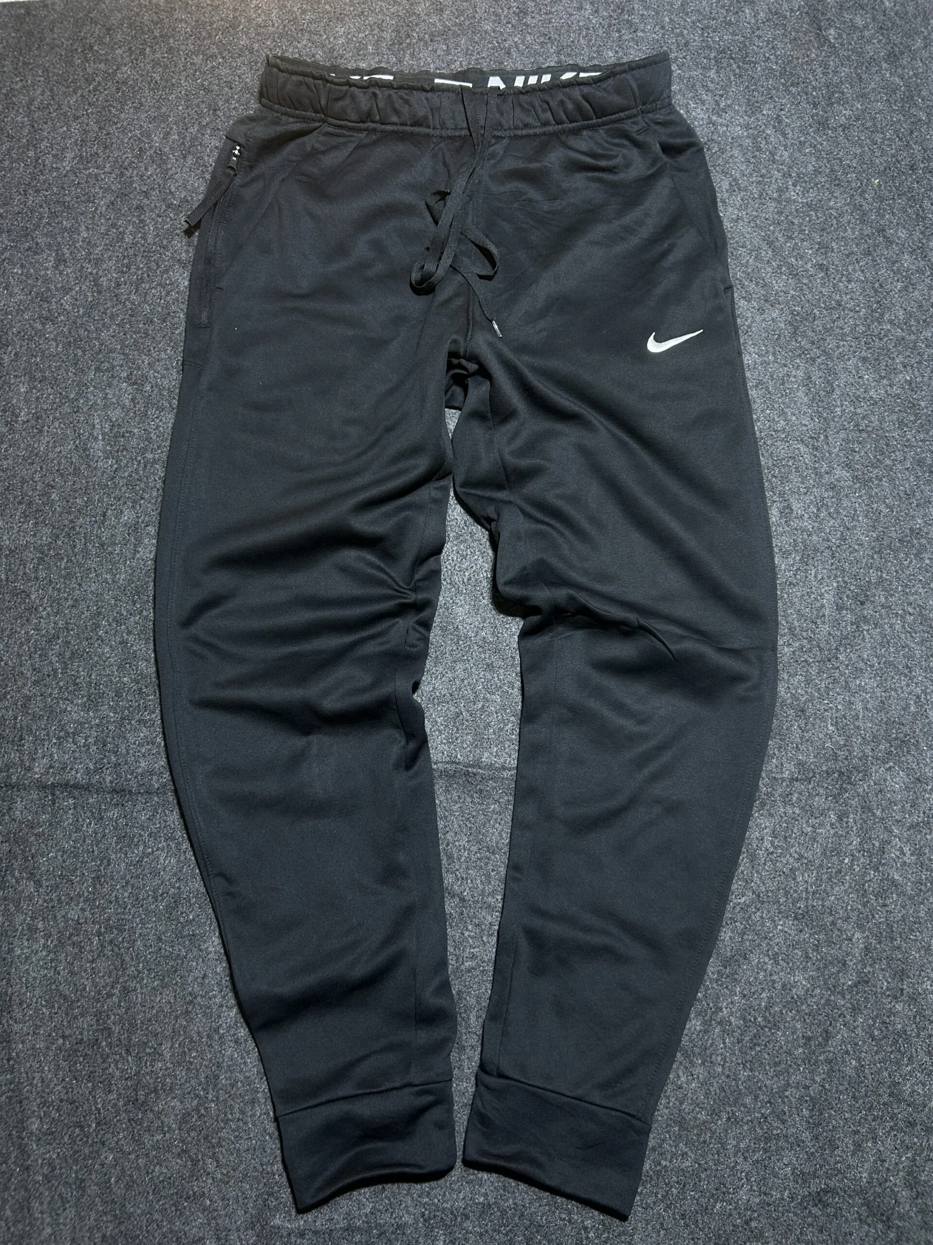 Nike Therma-FIT Joggers – Black | Slim Fit Activewear | 30-34 | Excellent Condition