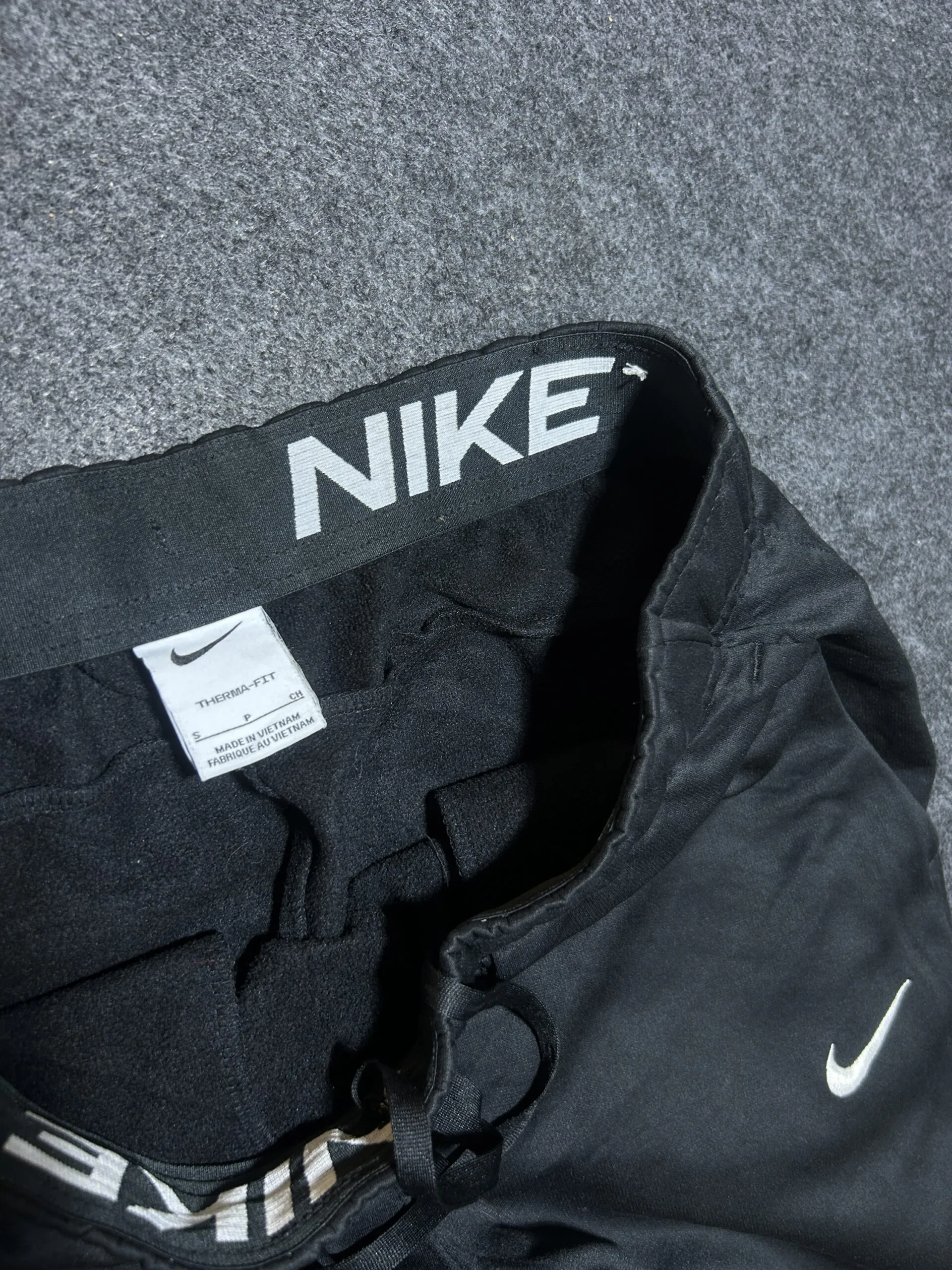 Nike Therma-FIT Joggers – Black | Slim Fit Activewear | 30-34 | Excellent Condition