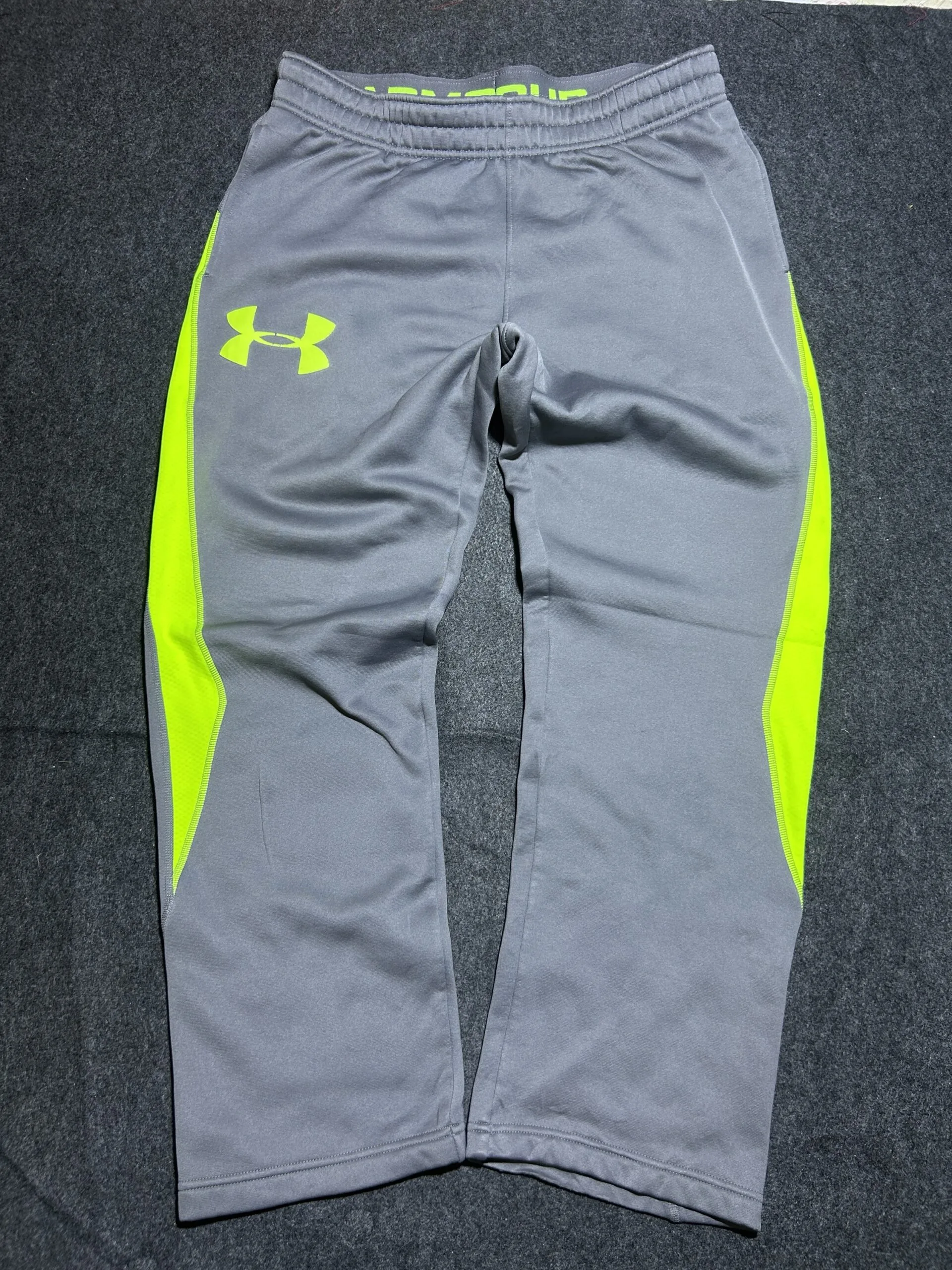 Under Armour Track Pants Grey/Neon | Loose Fit Performance | 34-38