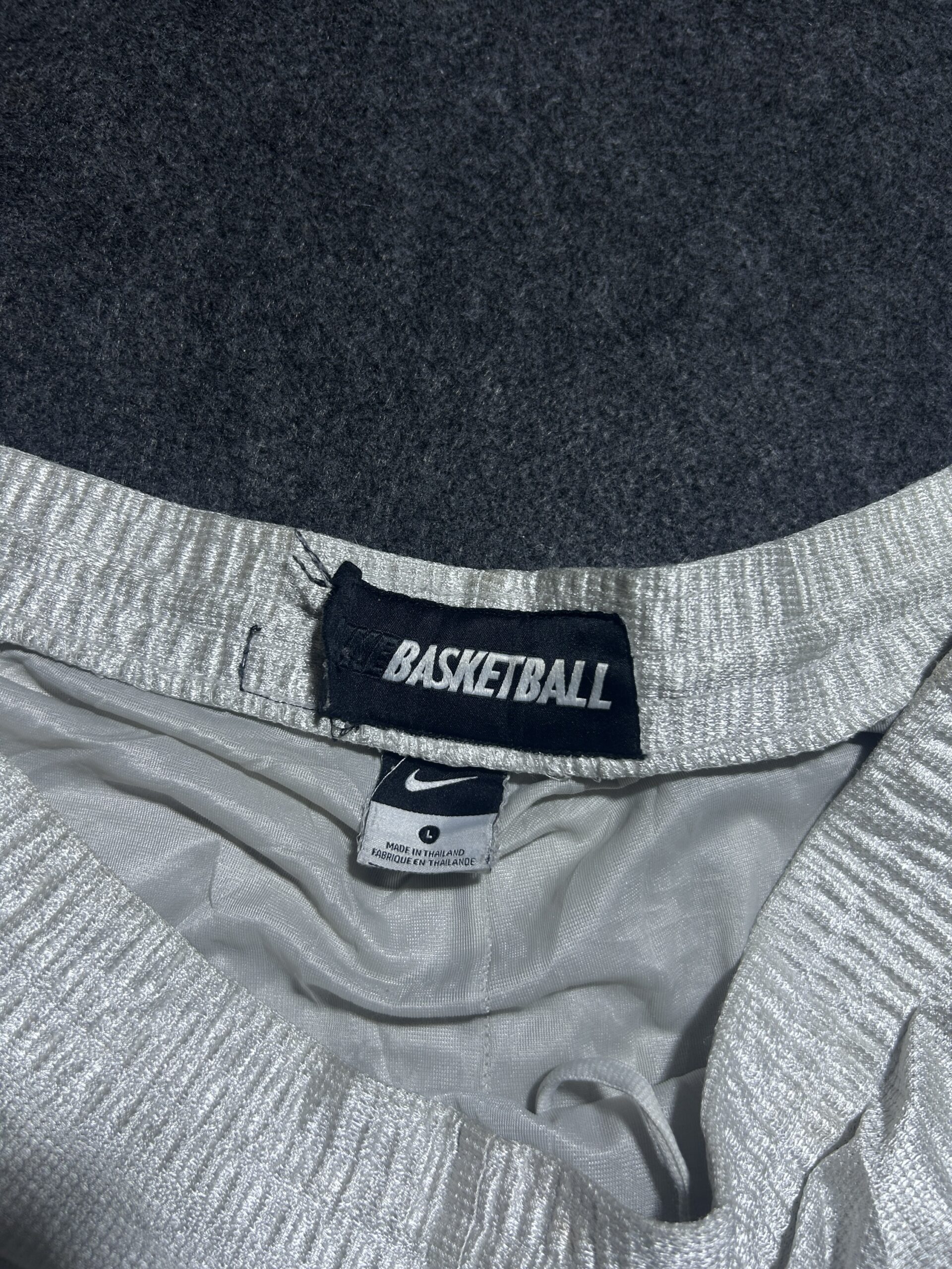 Nike Basketball Shorts White (Reflective Finish) – Size L/XL (38-40 Waist)