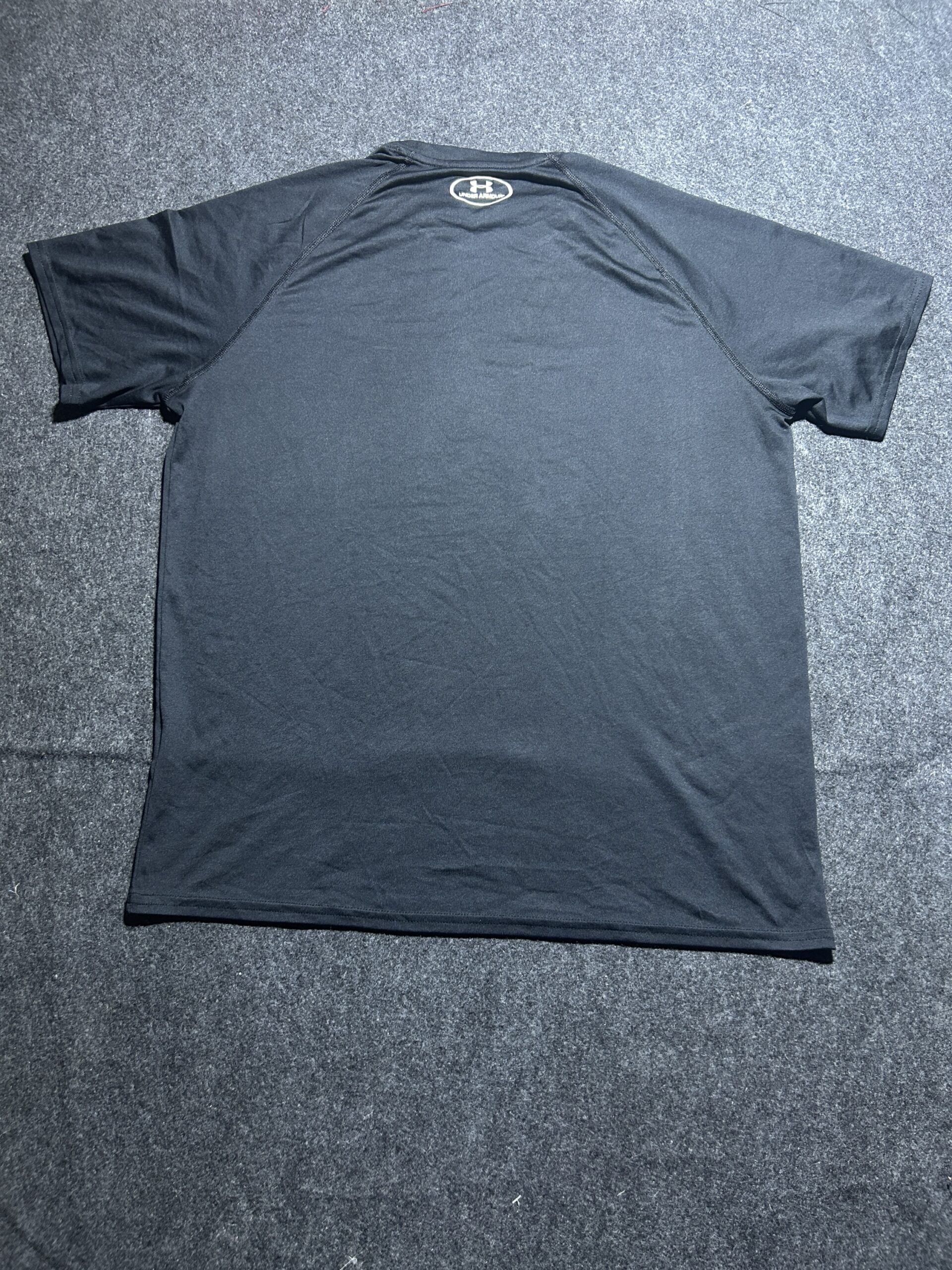 Under Armour HeatGear T-Shirt | Black | Loose Fit | Size 42-44