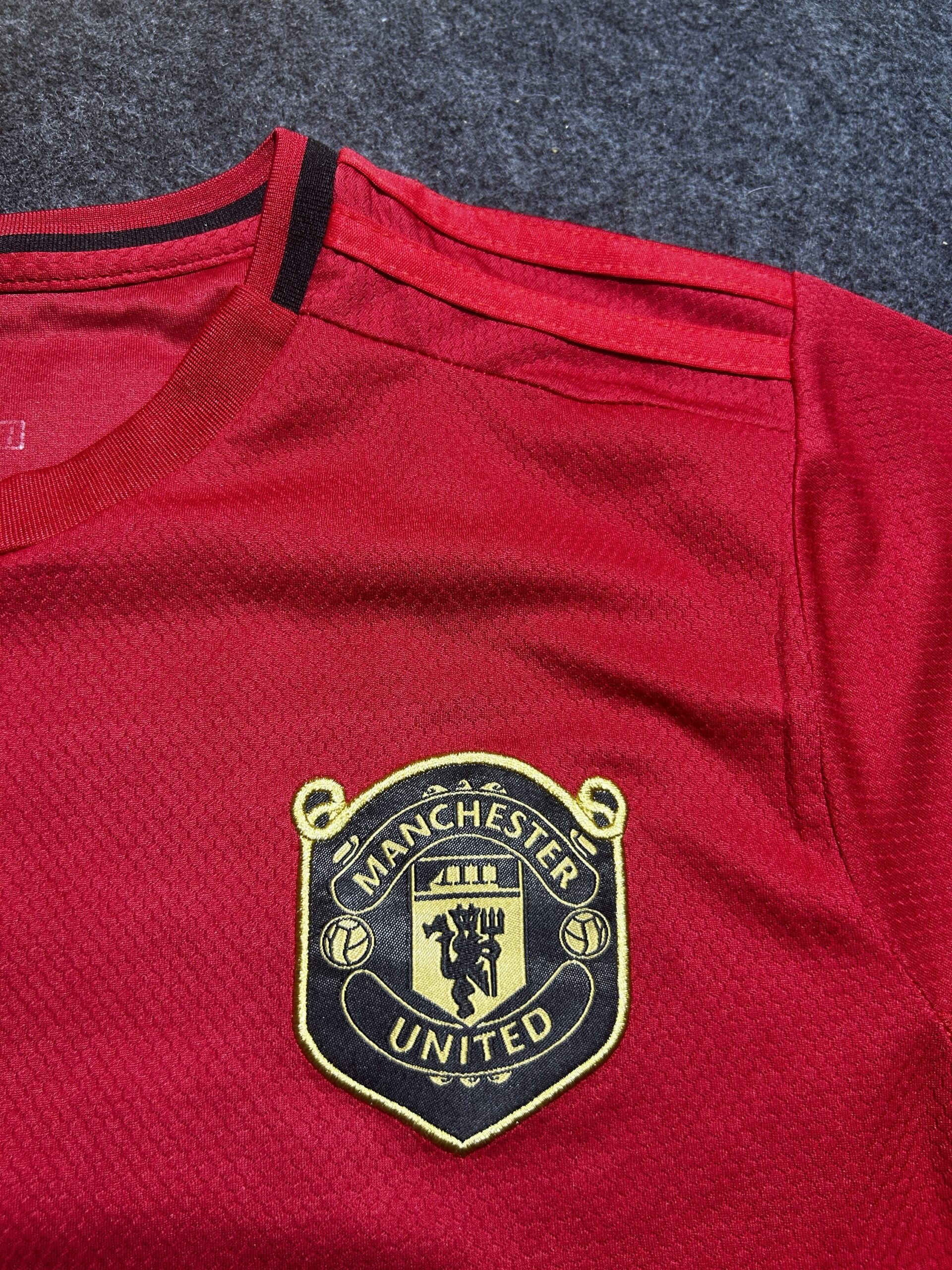 Manchester United x Adidas Red Home Jersey | Chevrolet Edition | Climacool | Size M