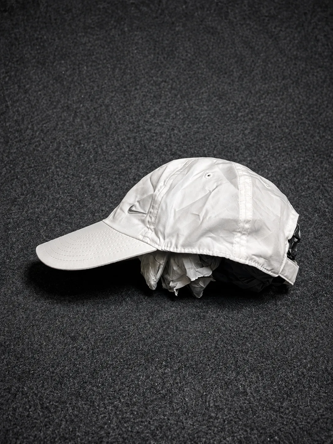 Nike Heritage86 Metal Swoosh White Cap Adjustable Strapback Hat