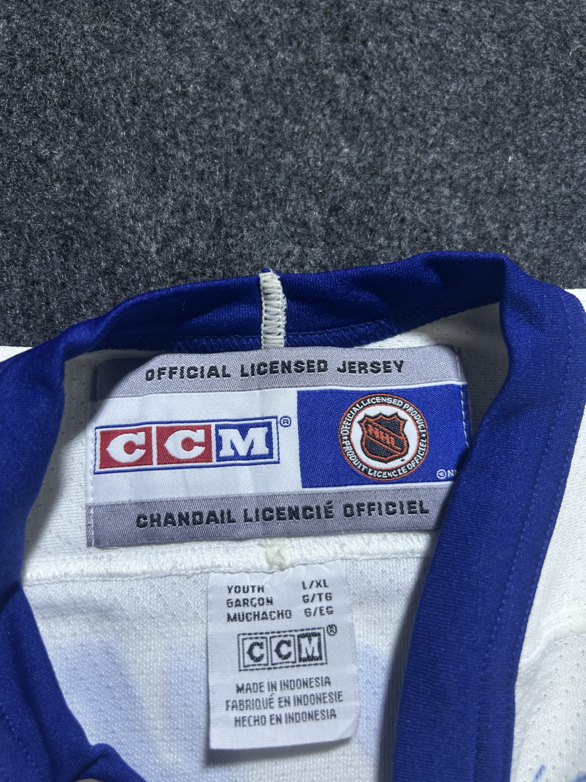 CCM Toronto Maple Leafs #16 Tucker NHL Jersey | Youth L/XL | Official Licensed Hockey Jersey