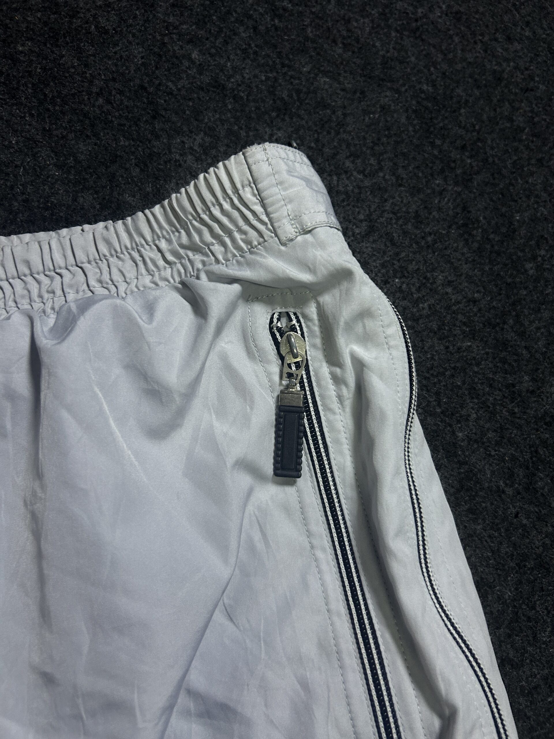 The North Face Mesh-Lined Zip Track | Light Grey | Windbreaker Pants | M/L