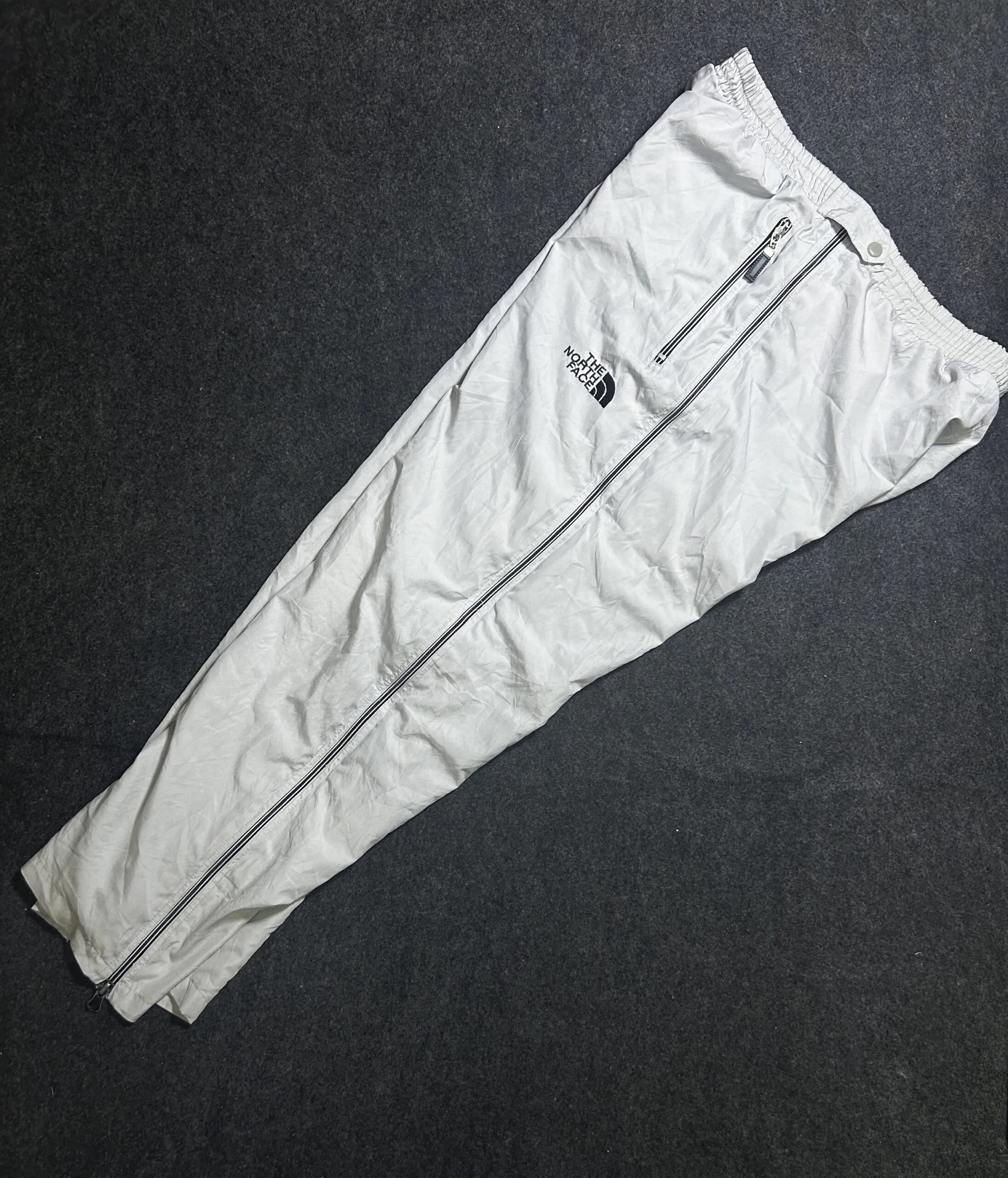 The North Face Mesh-Lined Zip Track | Light Grey | Windbreaker Pants | M/L