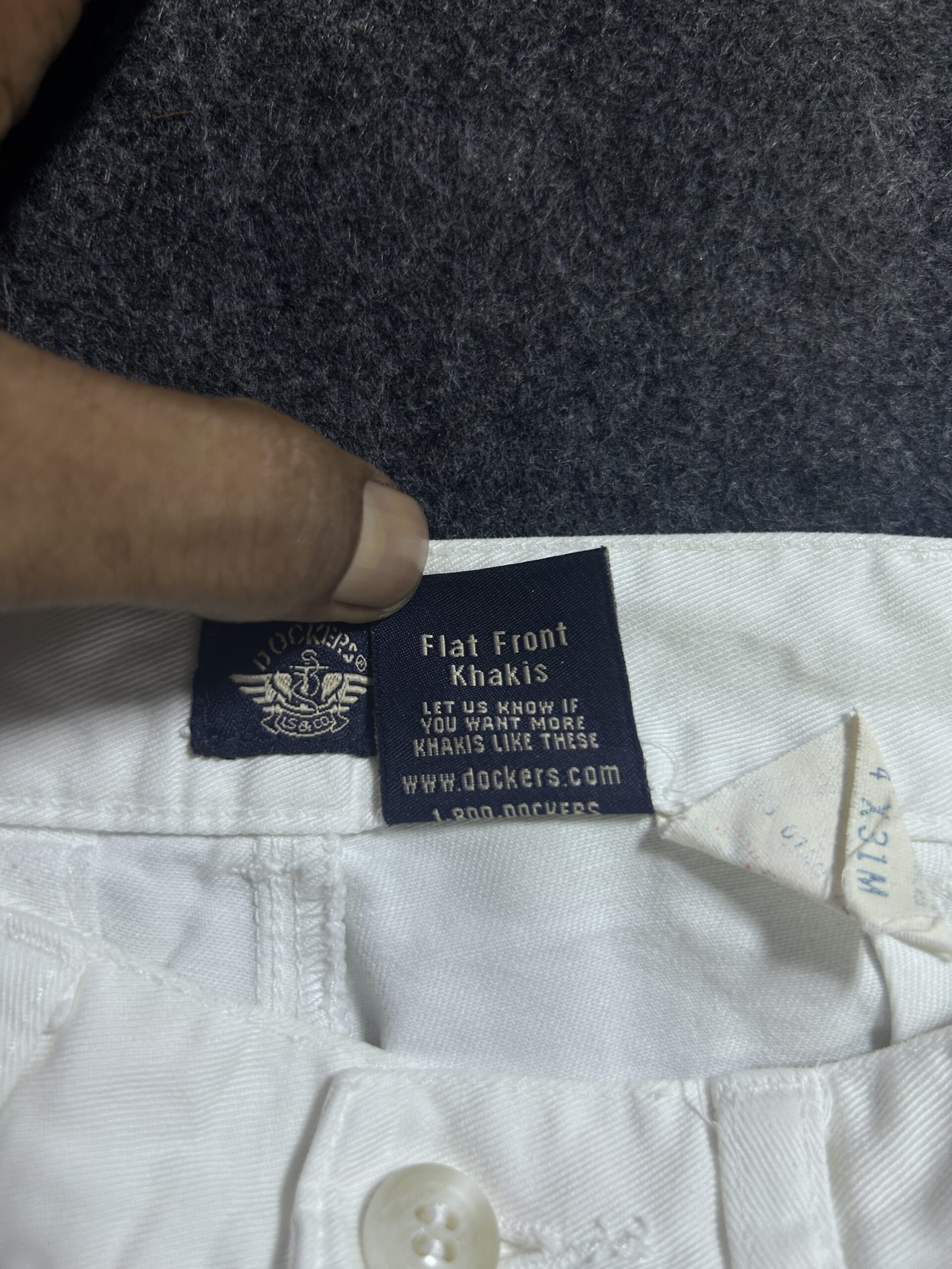 Dockers Flat Front White Khaki Baggy Pants | W26