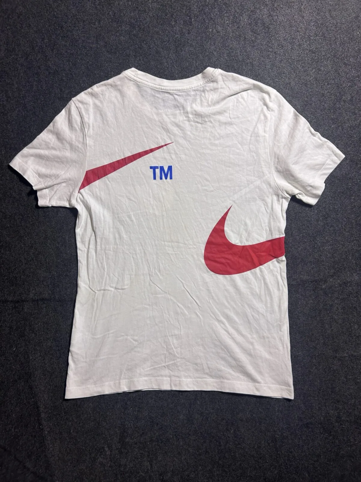 Nike Oversized Swoosh Graphic T-Shirt White Red