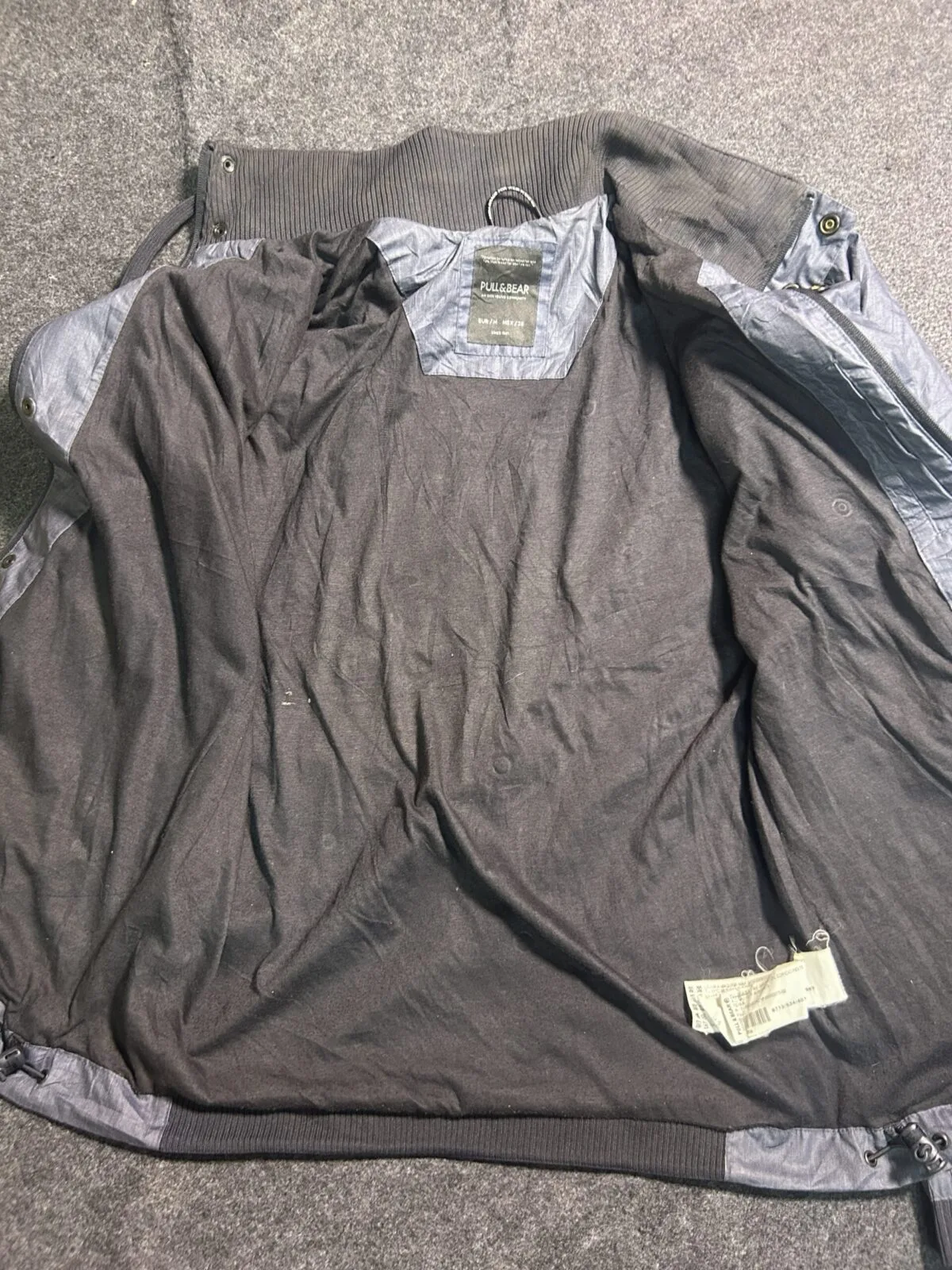 Pull & Bear Lightweight Waterproof Bomber Jacket Grey | L