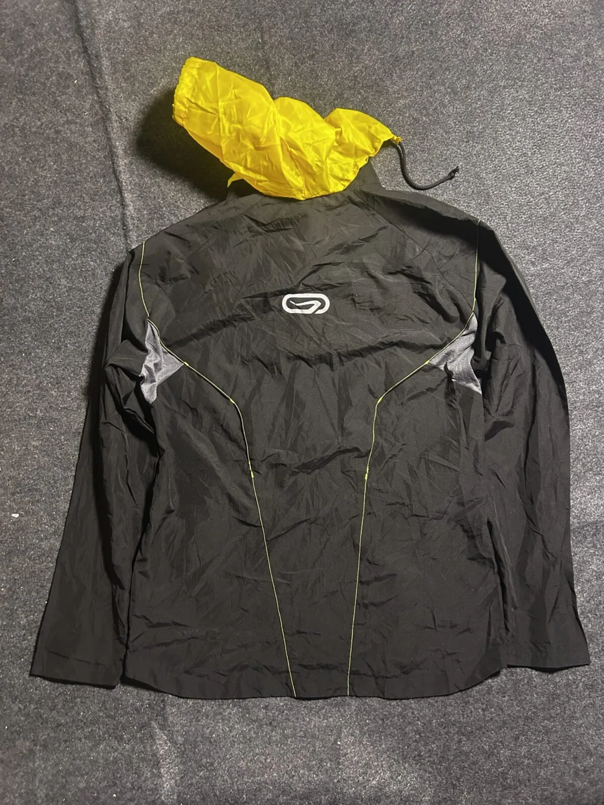 Kalenji Lightweight Running Windbreaker Hooded Jacket Black Neon | L
