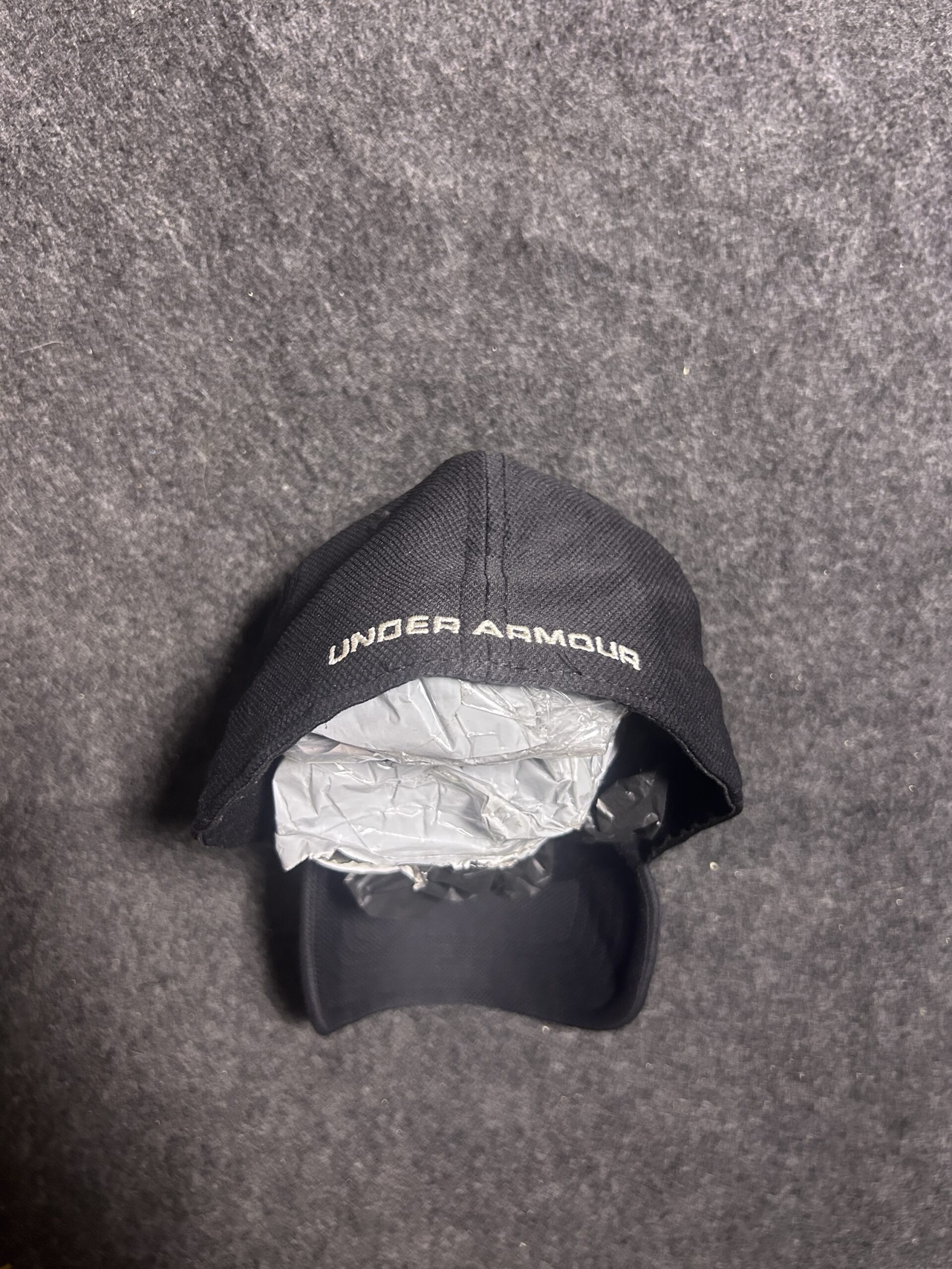 Under Armour Blitzing Stretch Fit Black Cap M/L Performance Hat