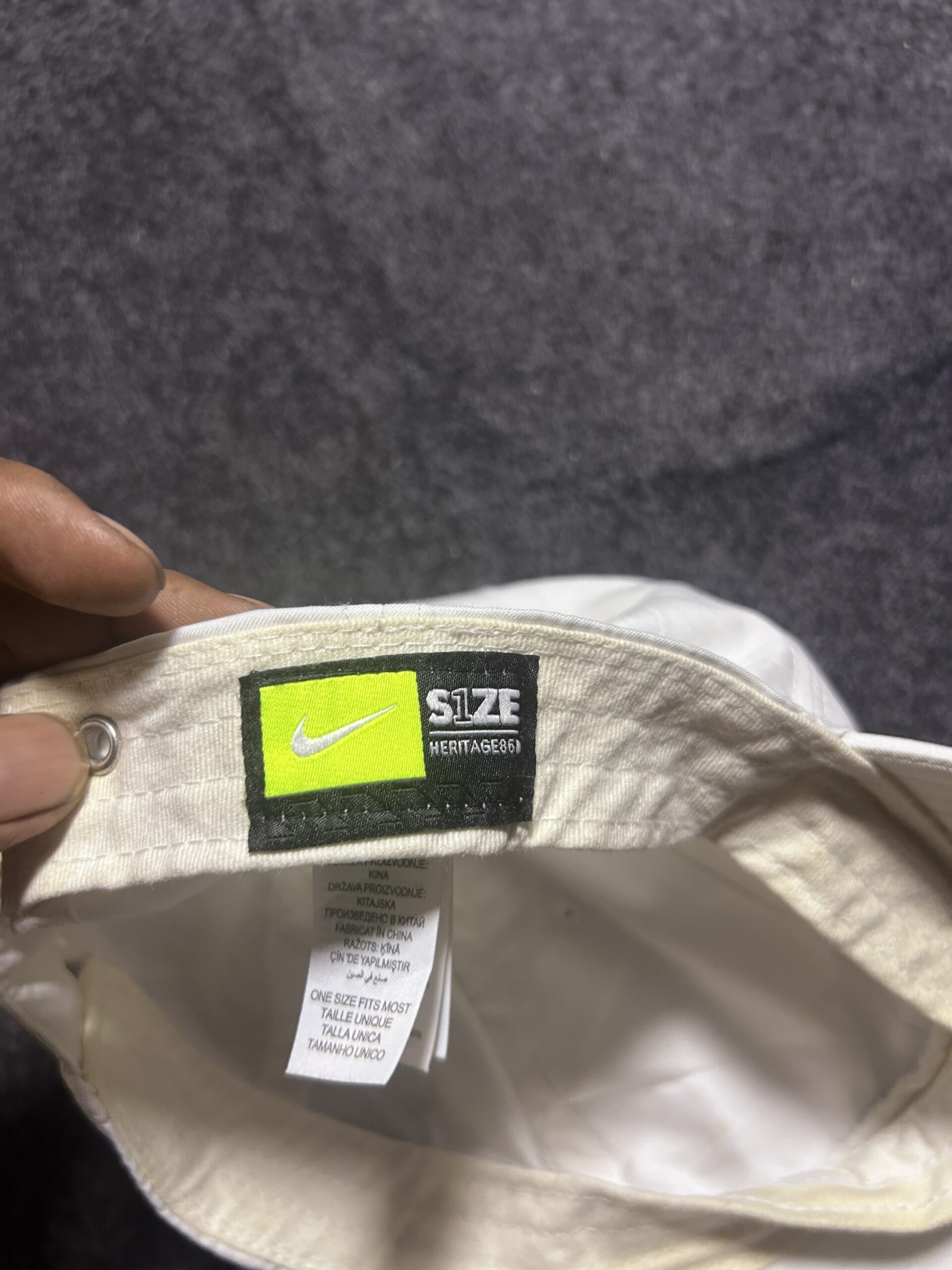Nike Heritage86 Metal Swoosh White Cap Adjustable Strapback Hat