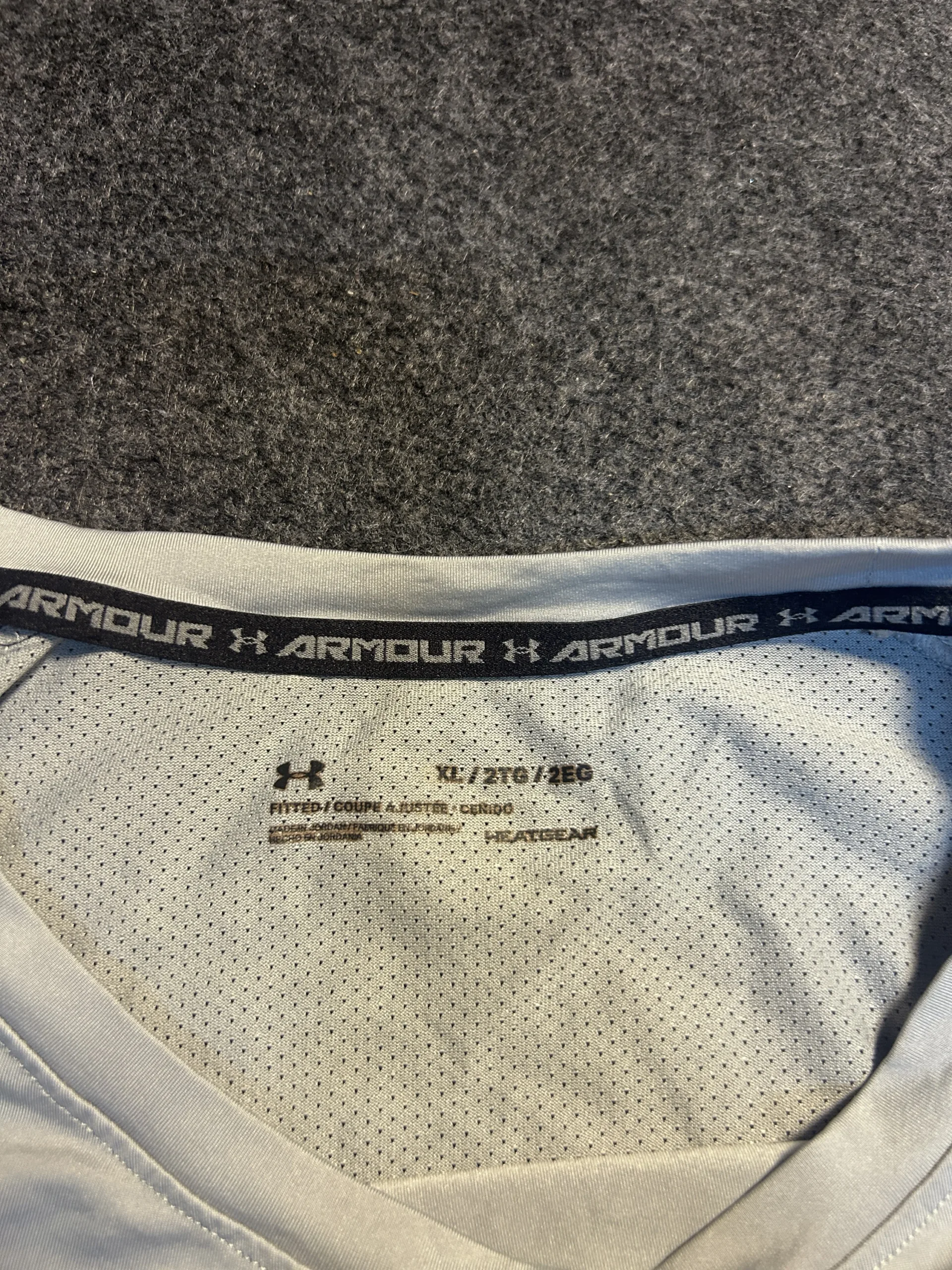 Under Armour HeatGear Performance T-Shirt Light Grey Size M (Modified from XL)