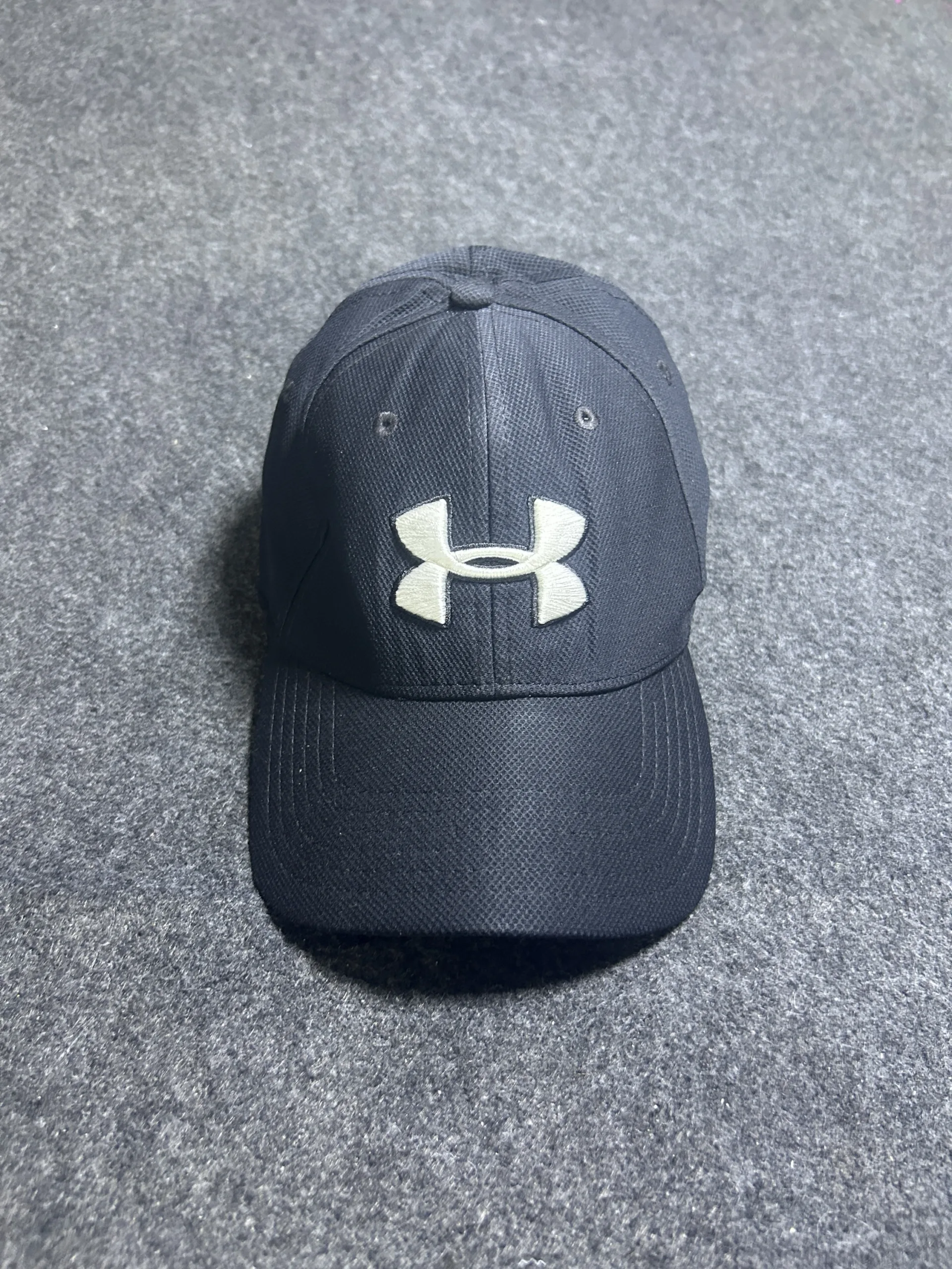 Under Armour Blitzing Black Performance Cap | Stretch Fit XL/XXL | Sports Hat
