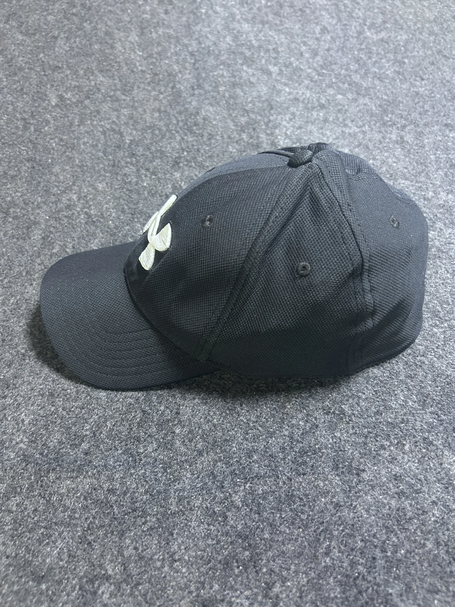 Under Armour Blitzing Black Performance Cap | Stretch Fit XL/XXL | Sports Hat
