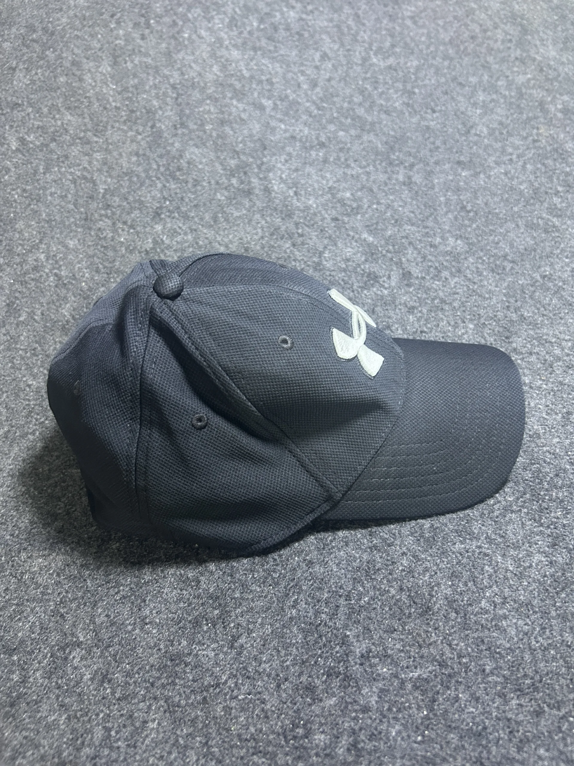 Under Armour Blitzing Black Performance Cap | Stretch Fit XL/XXL | Sports Hat