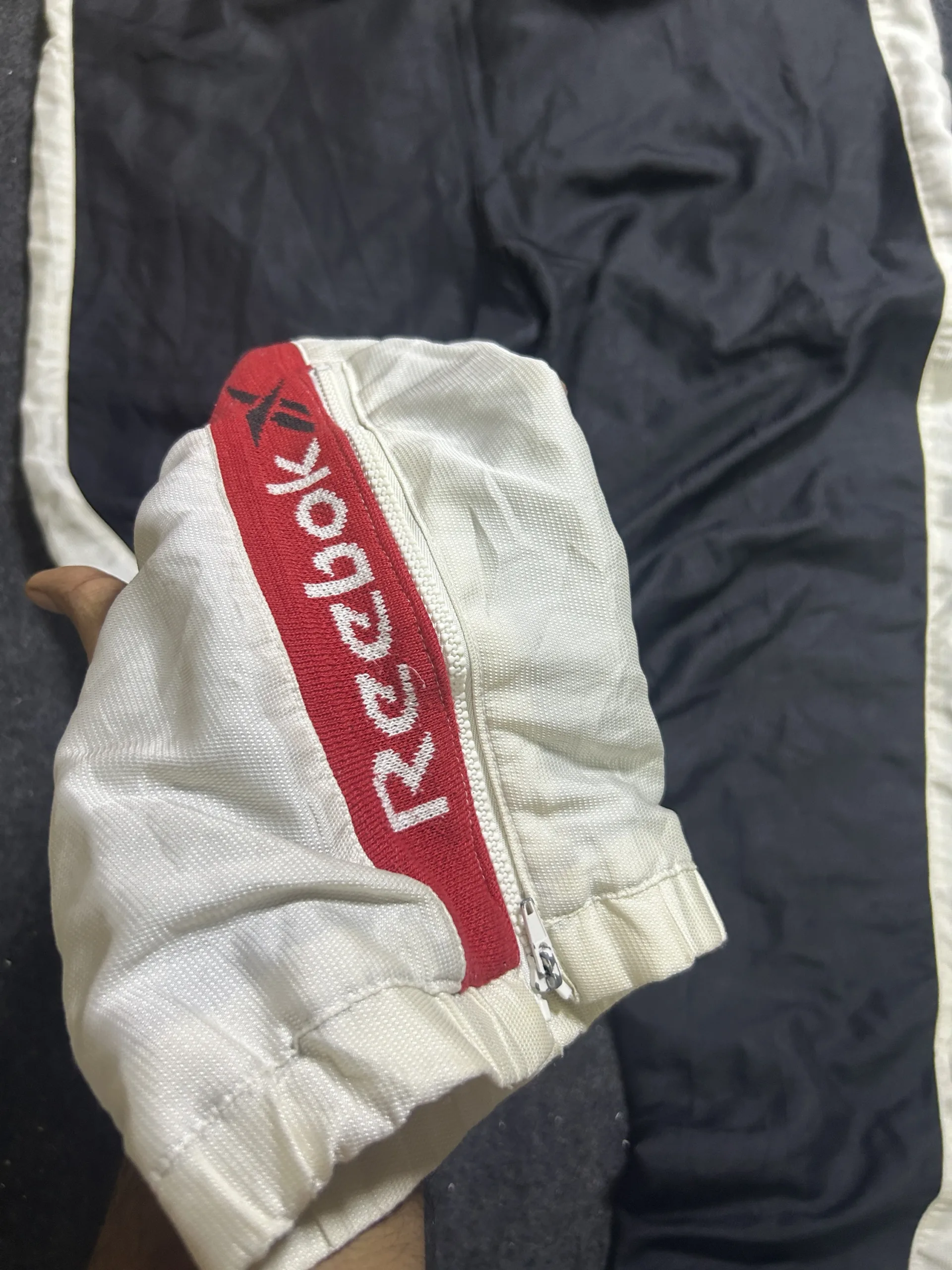 Reebok Vintage Track Pants – Black/Cream | Size XL (36–38W x 43L)