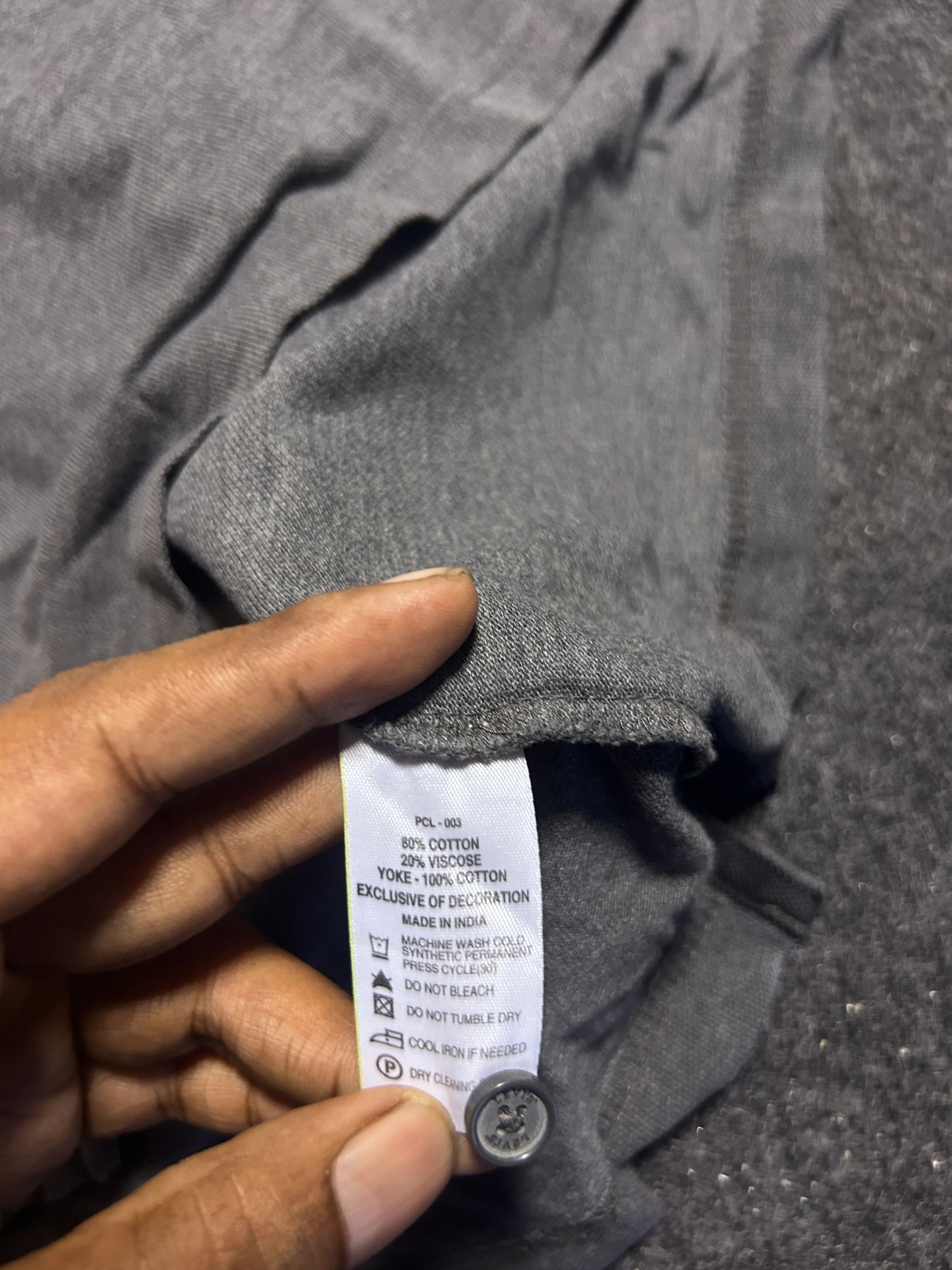 Levi’s Grey Polo T-Shirt – Contrast Collar & Shoulder Detail | M