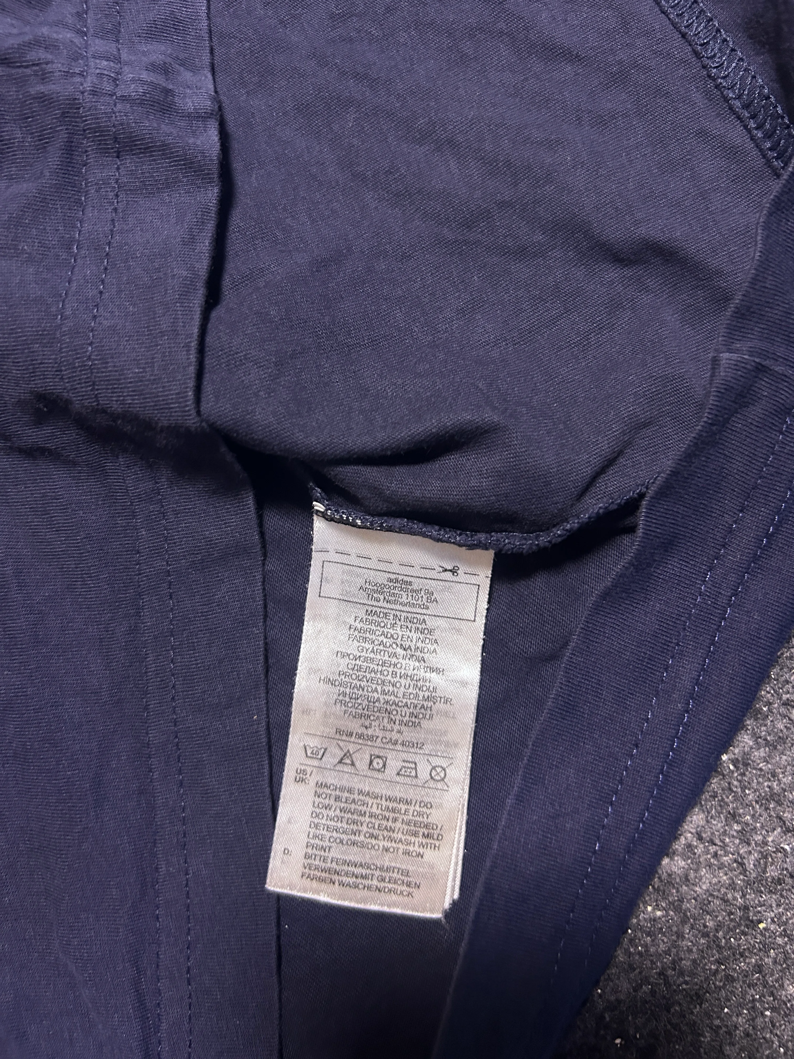 Adidas Classic Logo T-Shirt Navy Blue Cotton Regular Fit – Men’s M