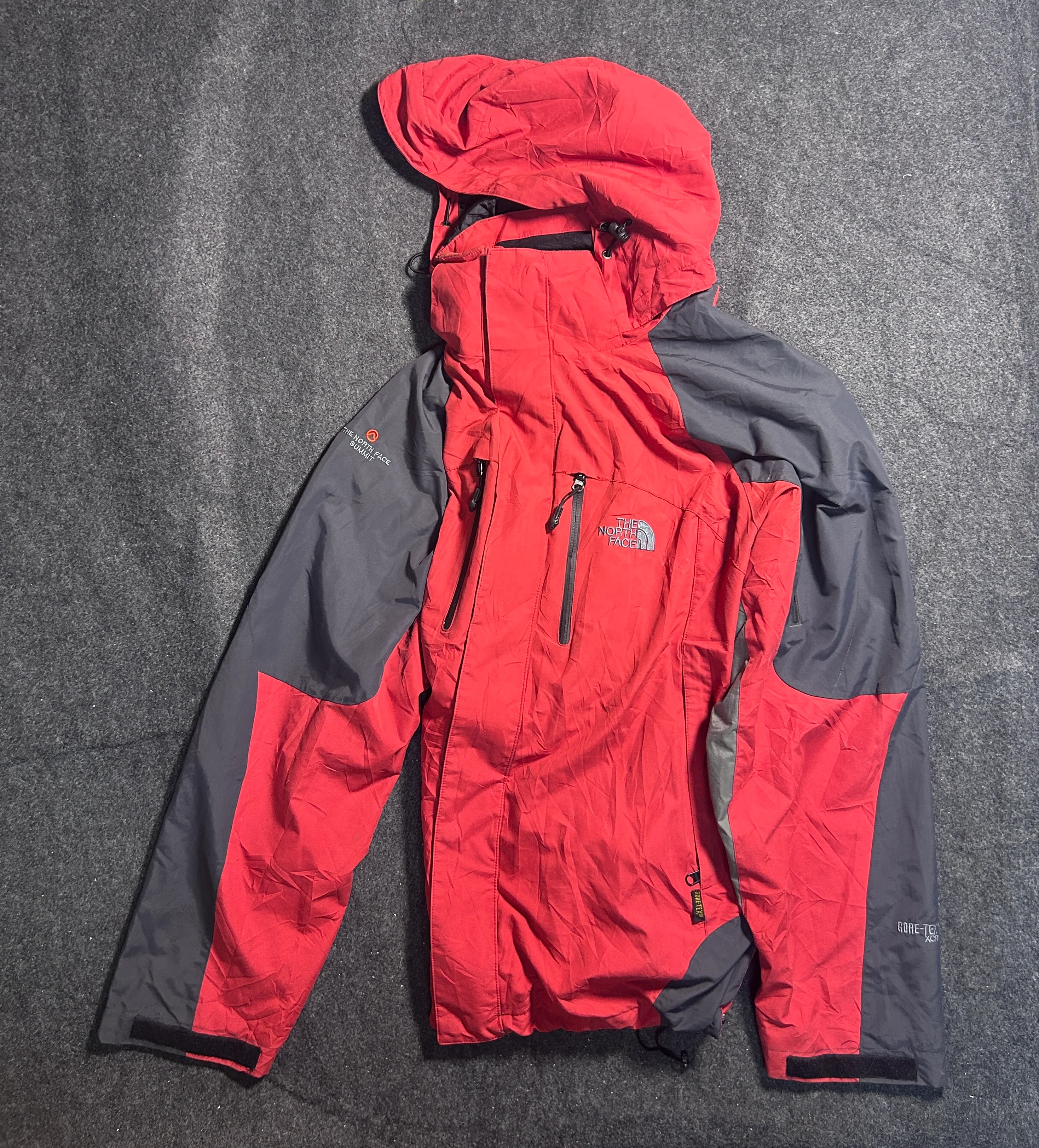 The North Face Summit Series Gore-Tex XCR Jacket  Red/Black | XL