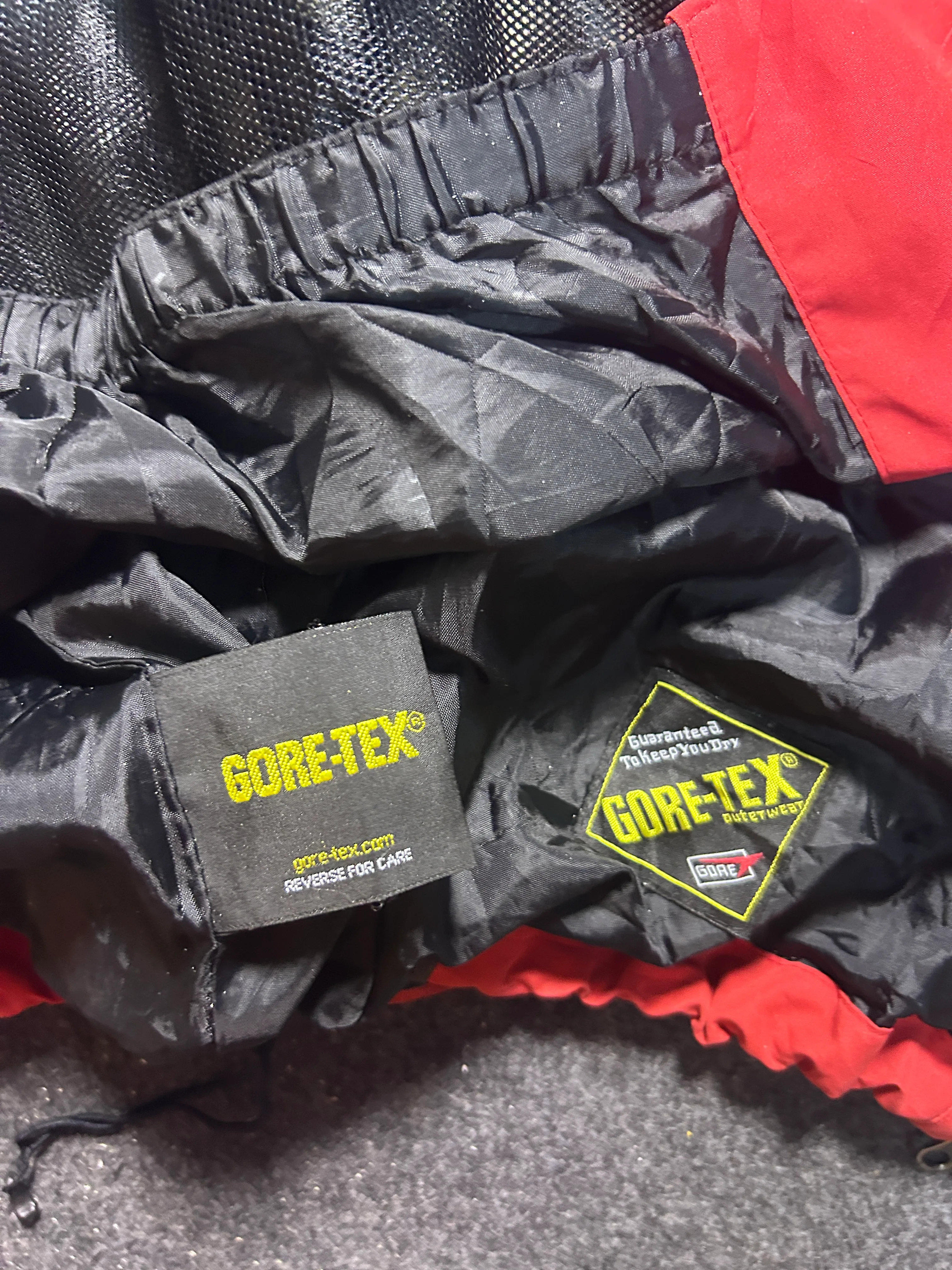 The North Face Summit Series Gore-Tex XCR Jacket  Red/Black | XL