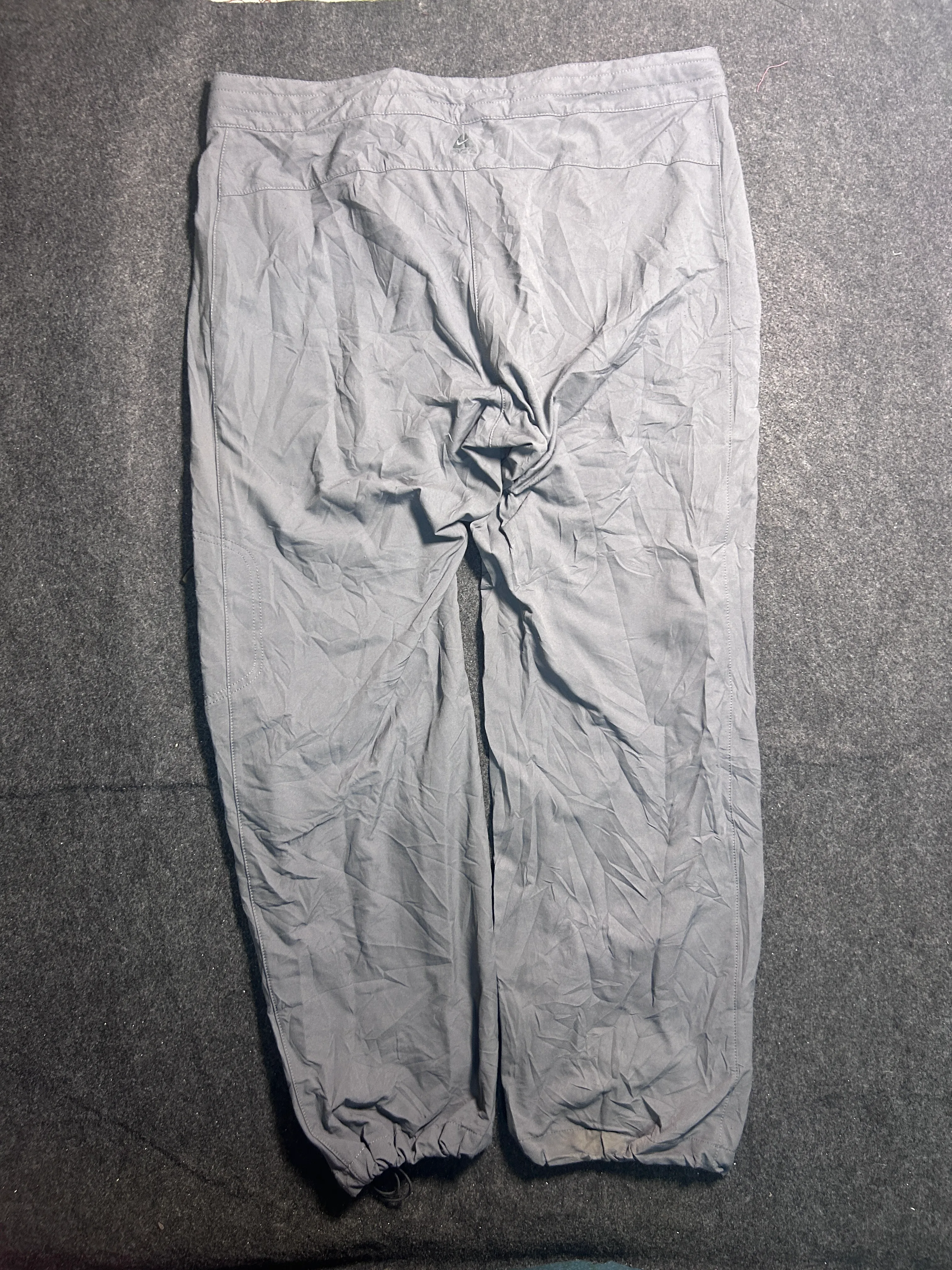 Nike ACG Grey Outdoor Cargo Pants – Waist 38