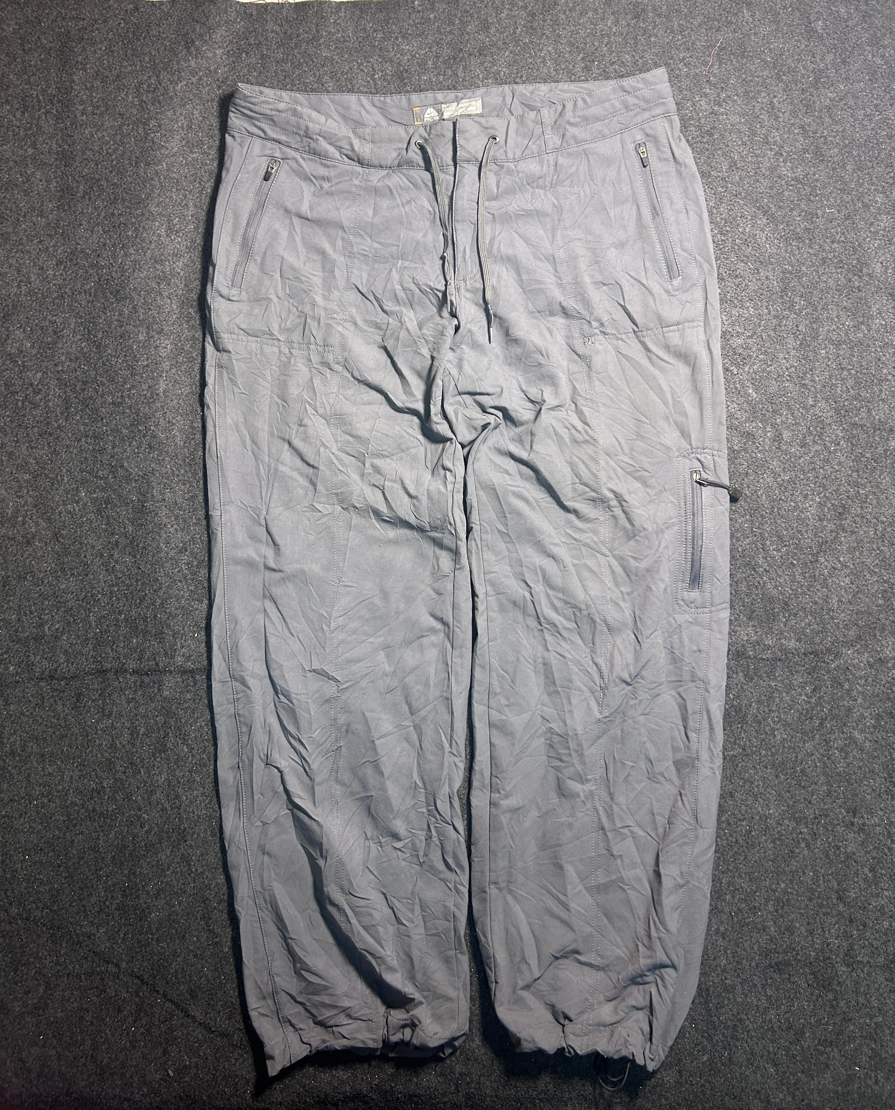 Nike ACG Grey Outdoor Cargo Pants – Waist 38