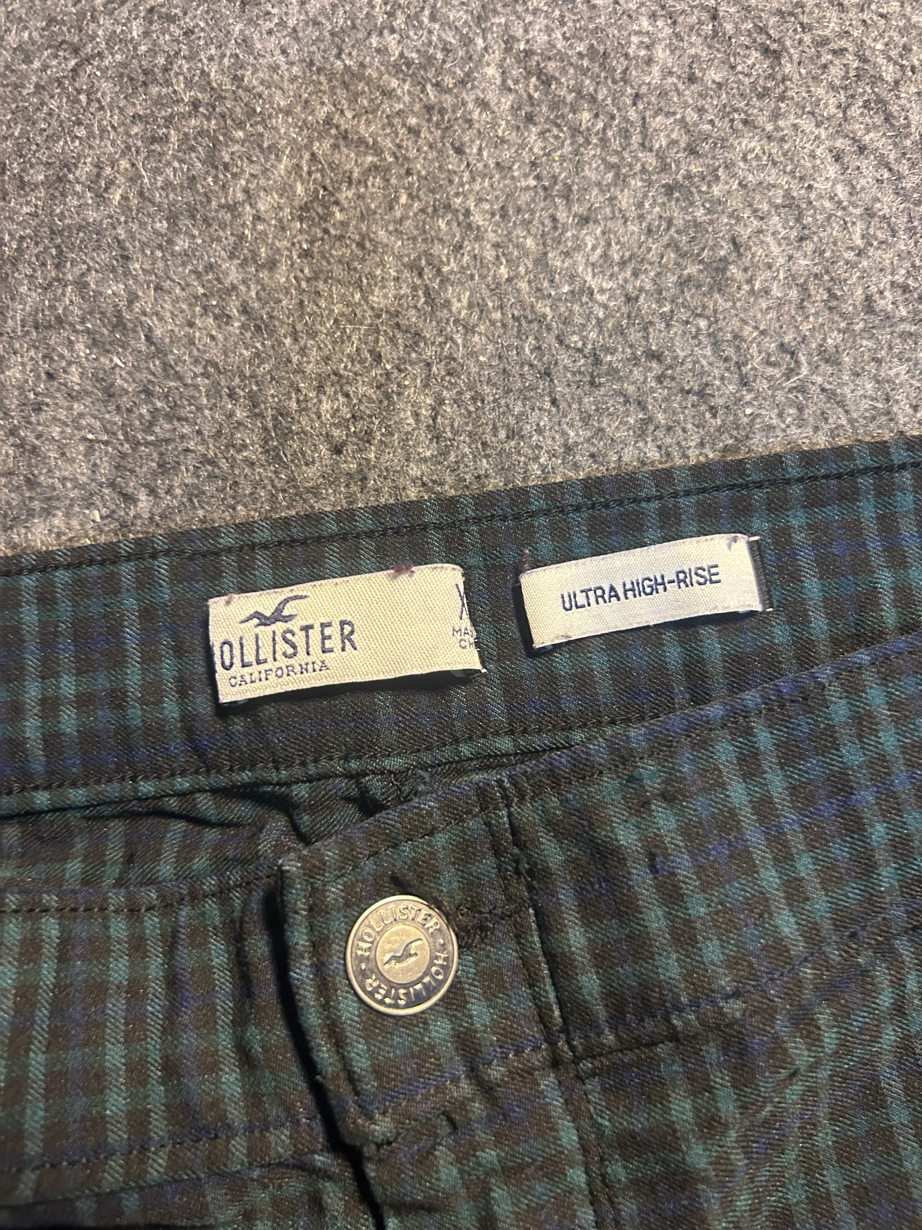 Hollister Women’s Ultra High-Rise Plaid Pants | m