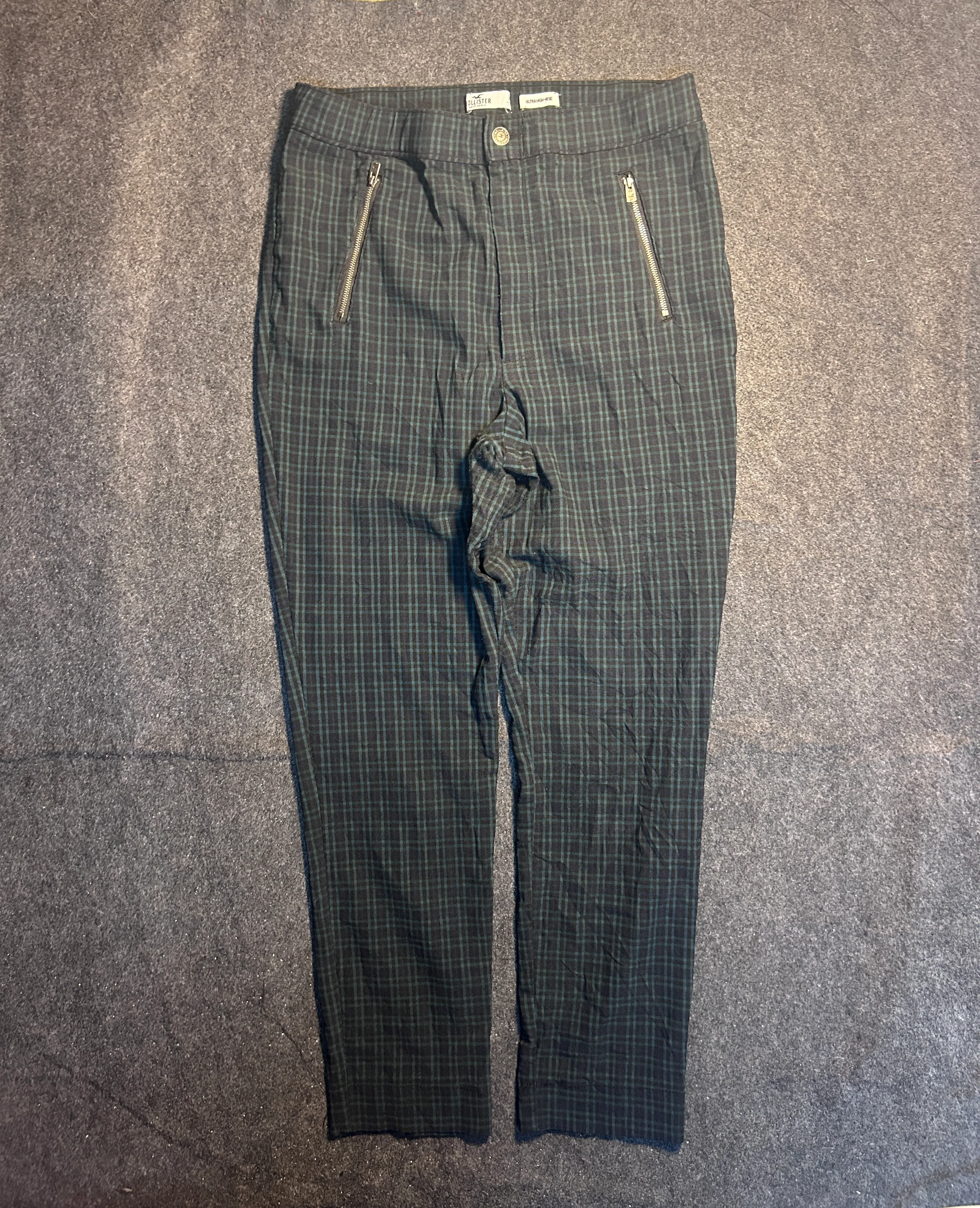 Hollister Women’s Ultra High-Rise Plaid Pants | m