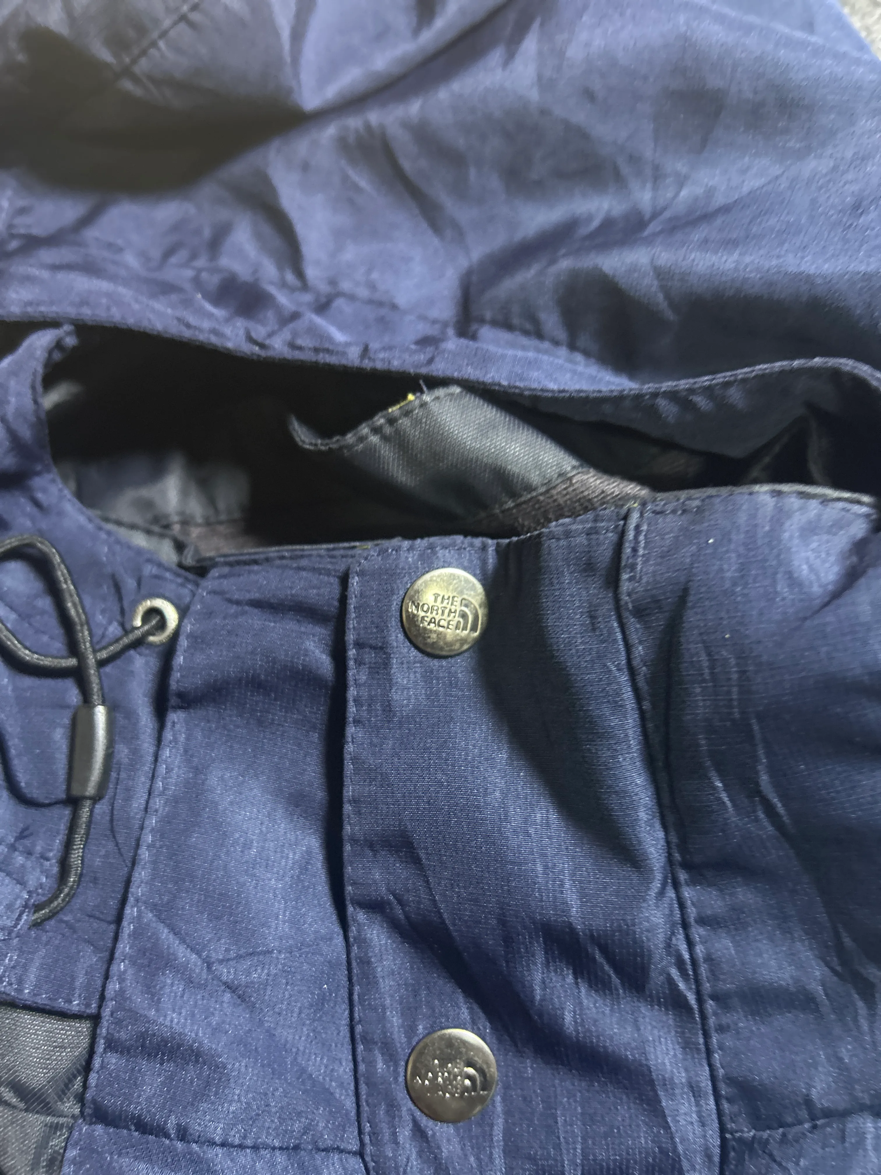 The North Face GORE-TEX thrift waterproof jacket India detail view