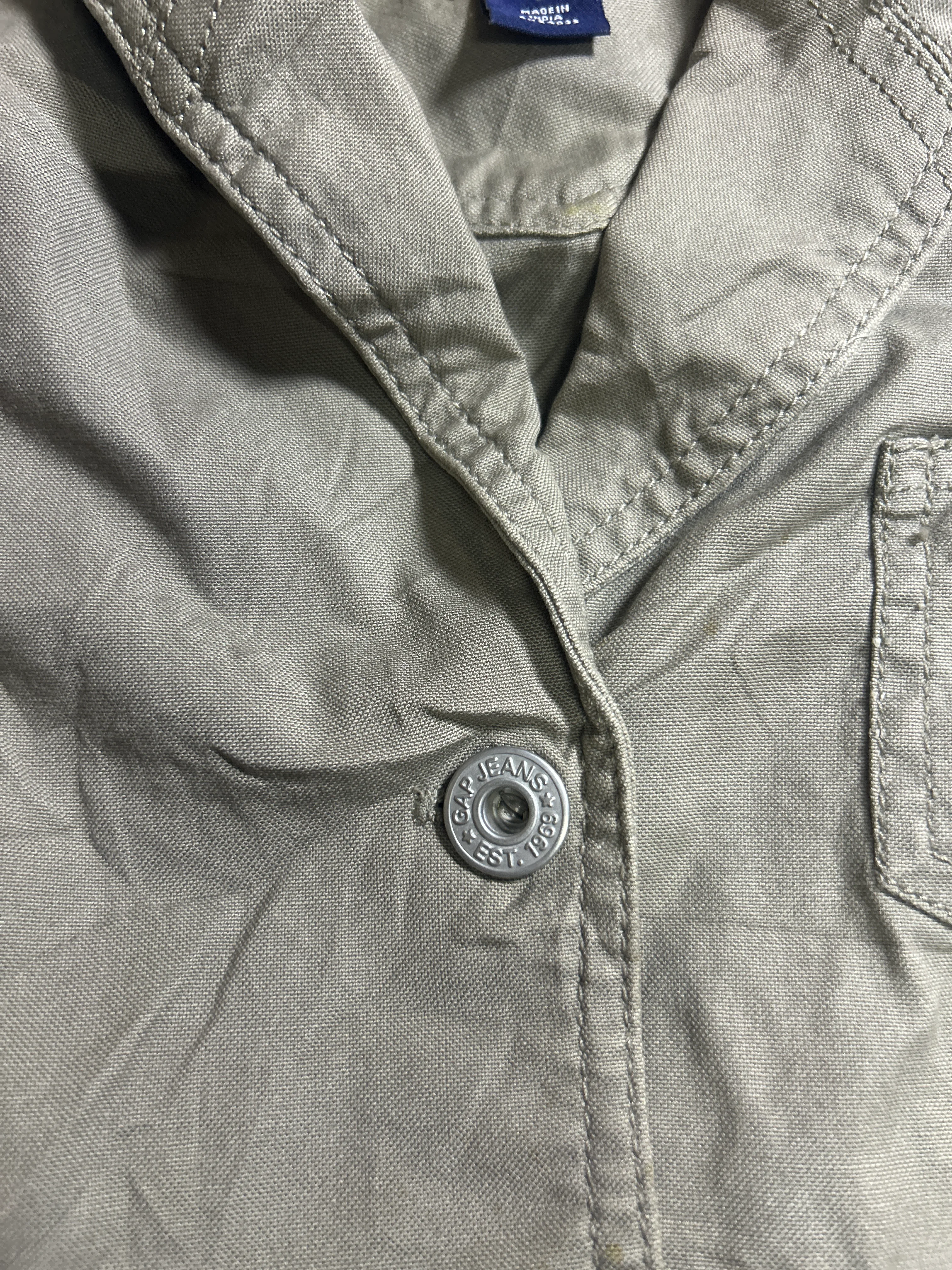 GAP thrift jacket India close-up