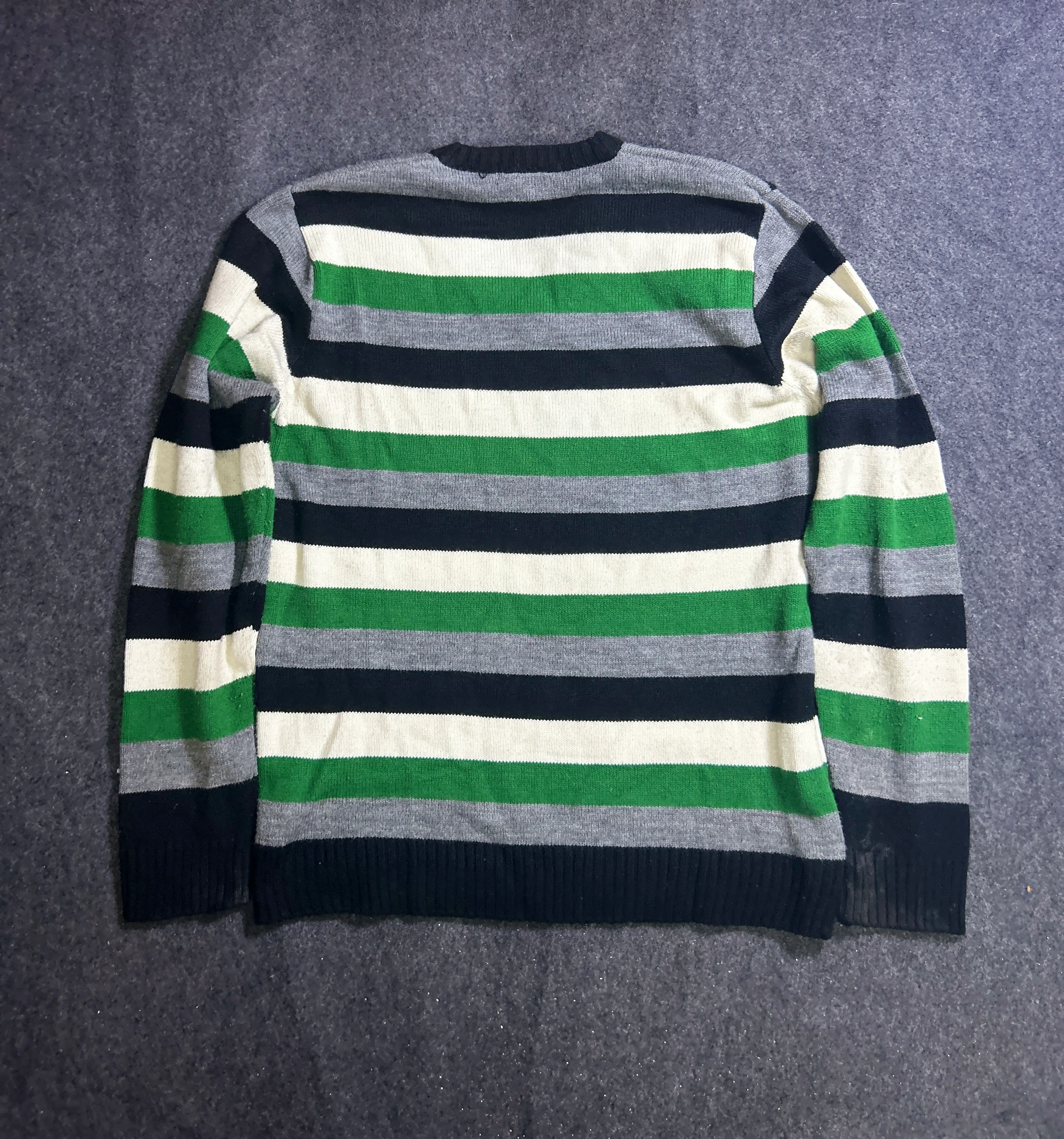 Tommy Hilfiger thrift sweater India detail view