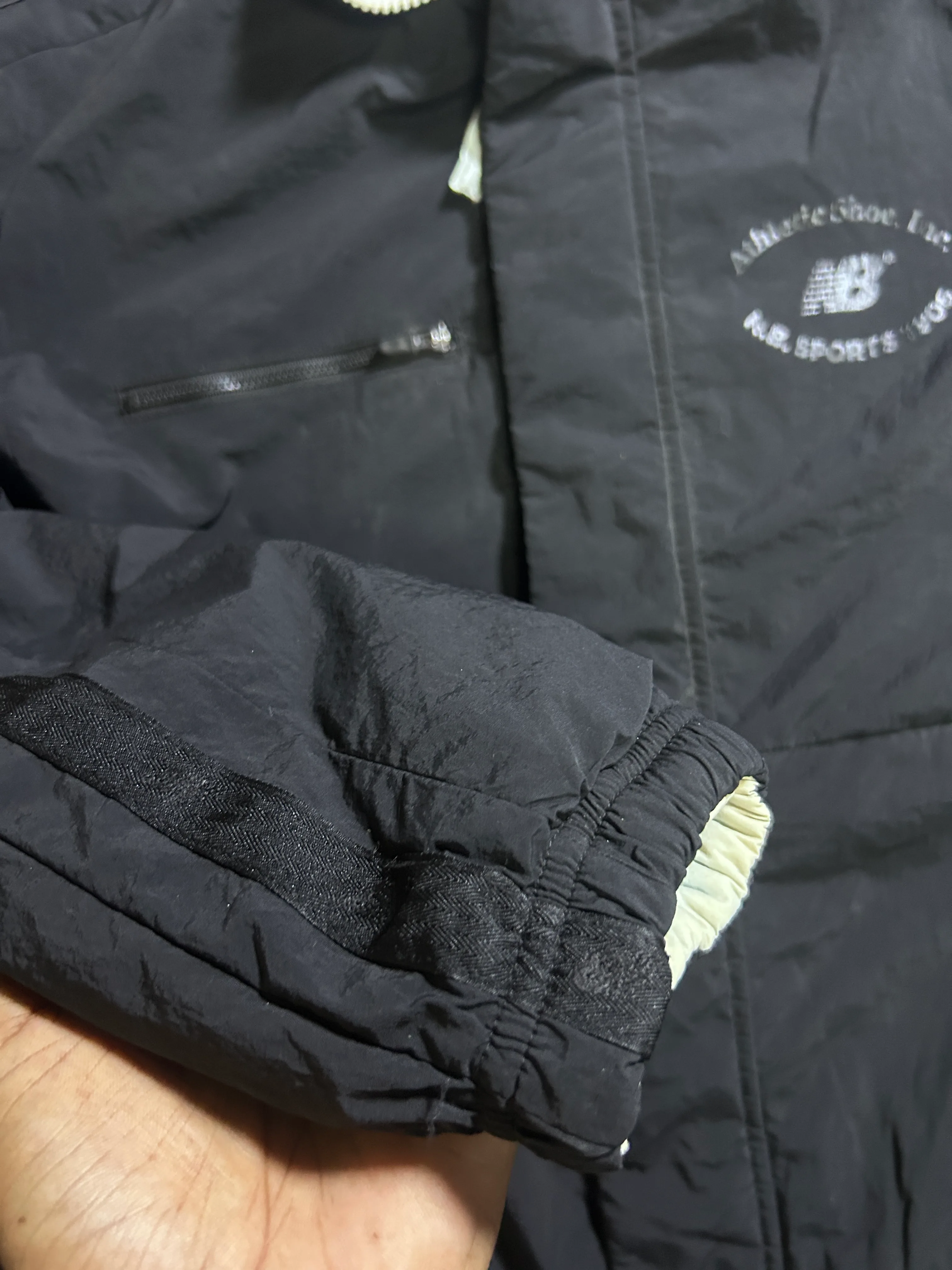 New Balance Reversible Sherpa Fleece Jacket – Black & Ivory Hooded M
