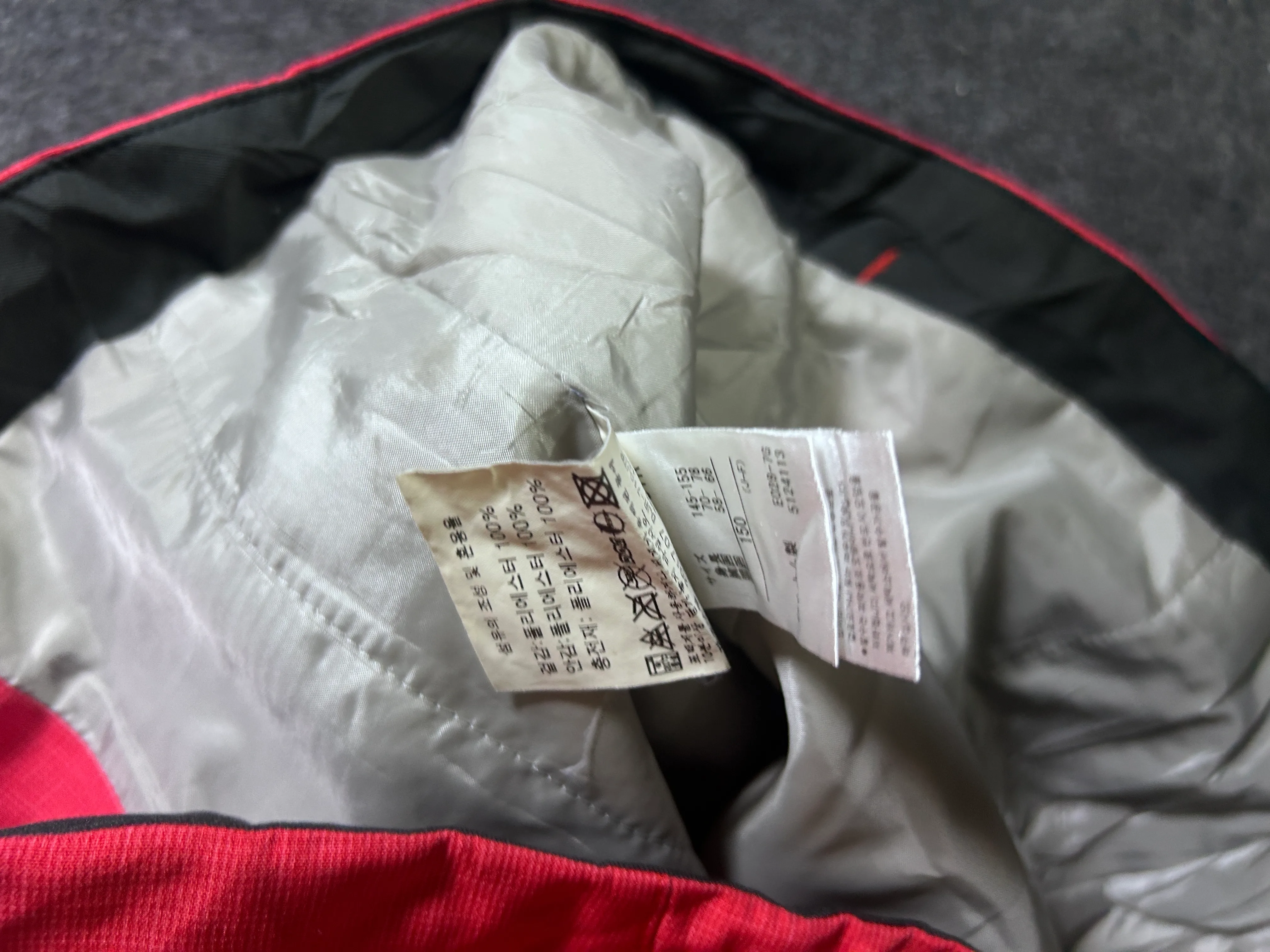 Descente Swiss Ski Team Red Hooded Ski Jacket – M