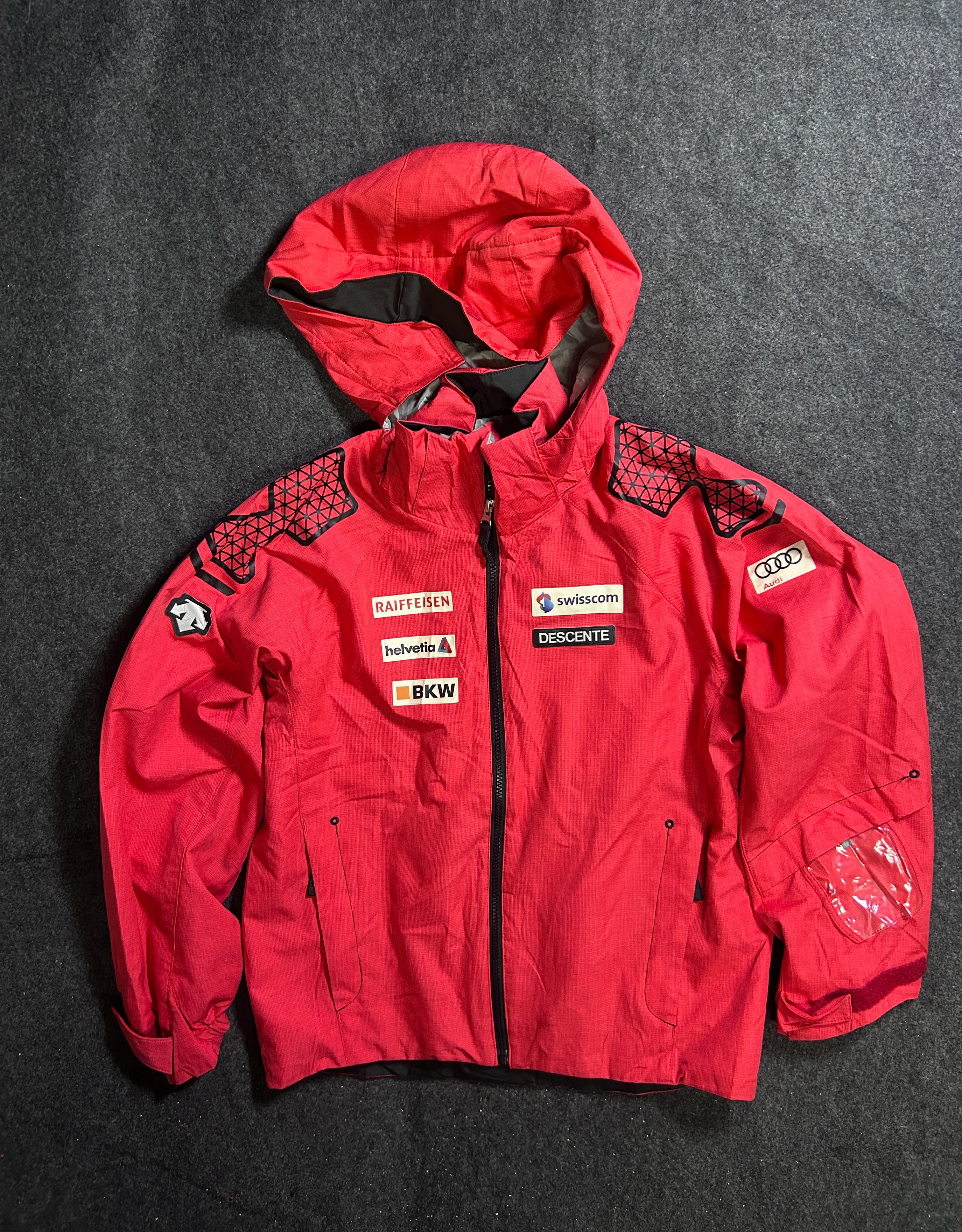 Descente Swiss Ski Team Red Hooded Ski Jacket – M