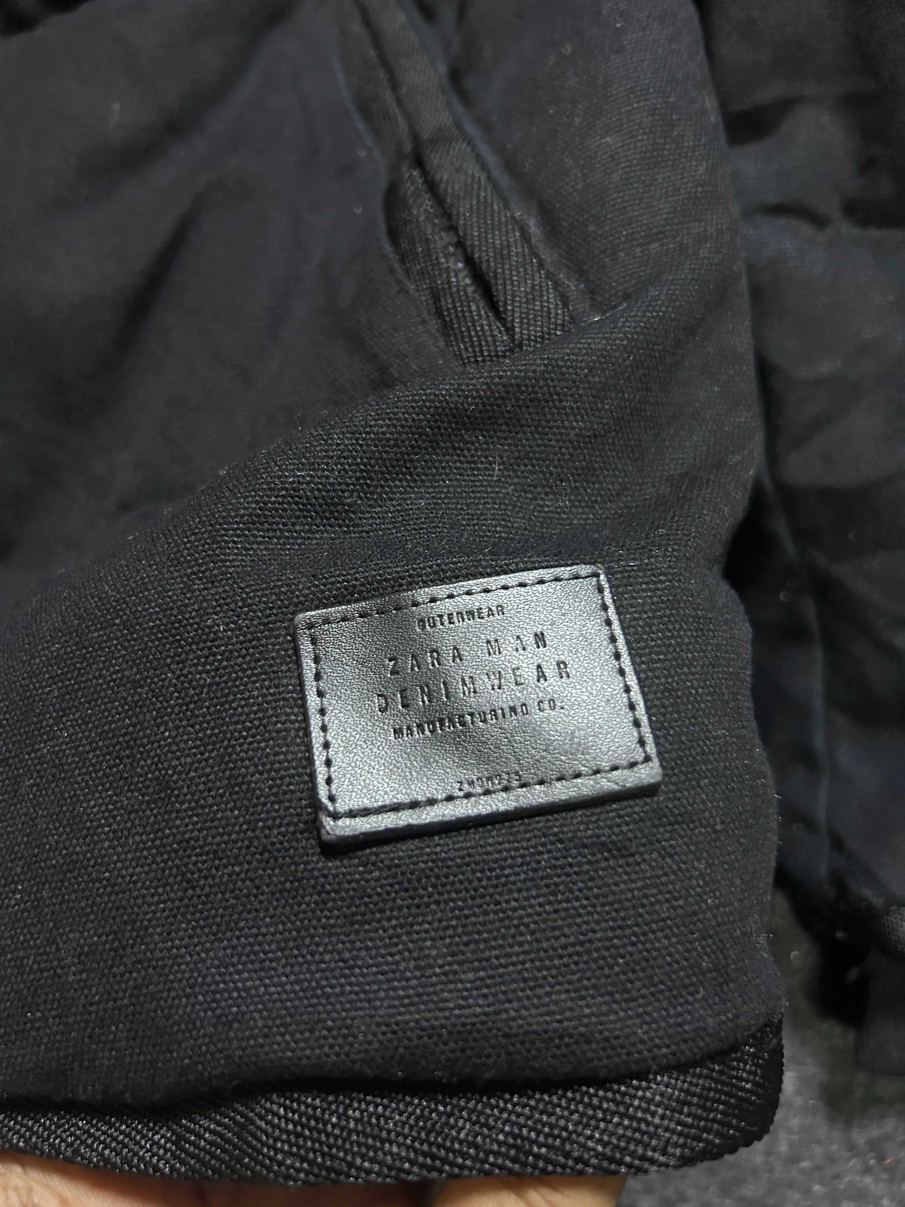 Zara Men’s Mixed Media Hooded Puffer Jacket – Black L