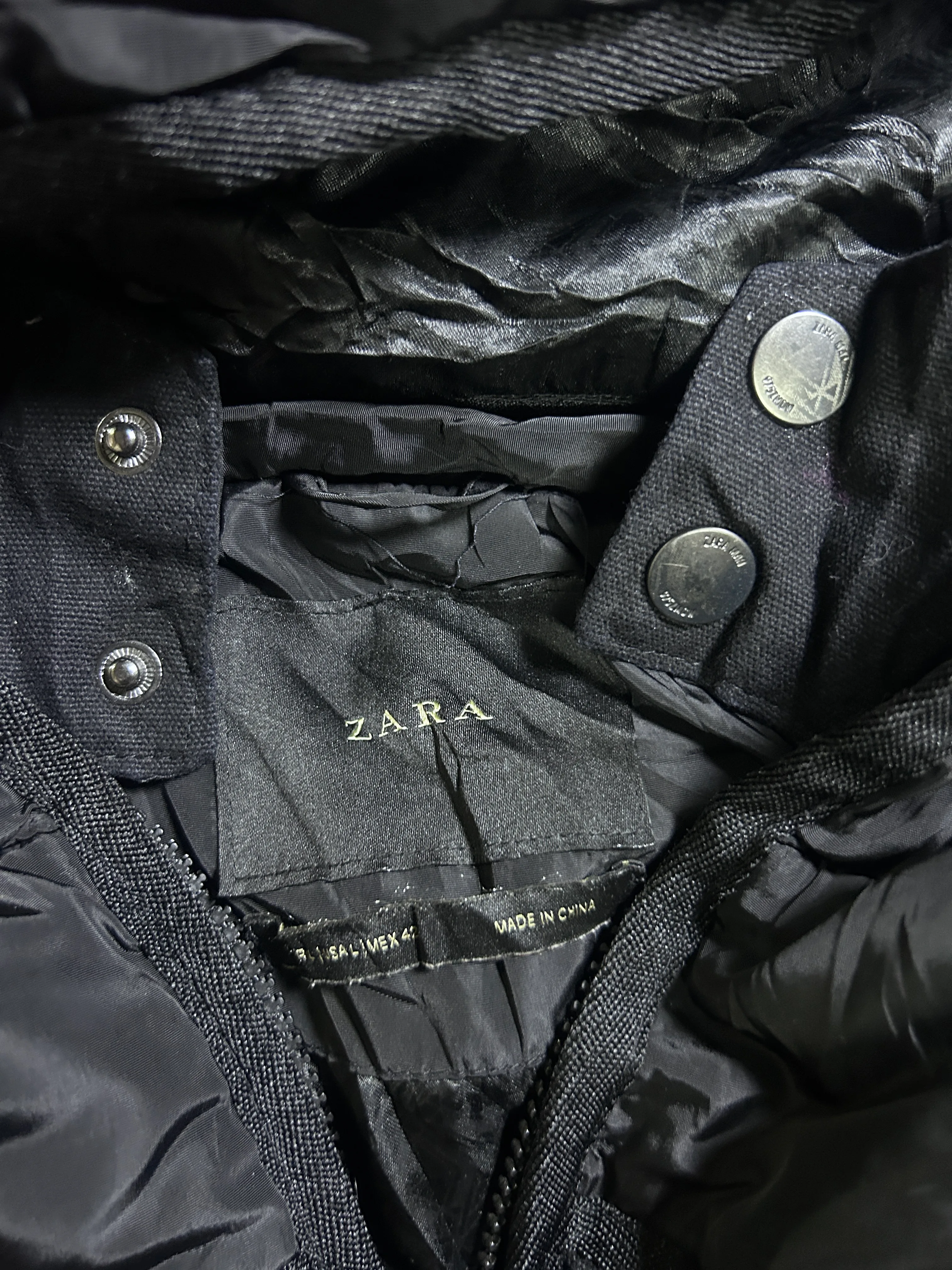 Zara Men’s Mixed Media Hooded Puffer Jacket – Black L