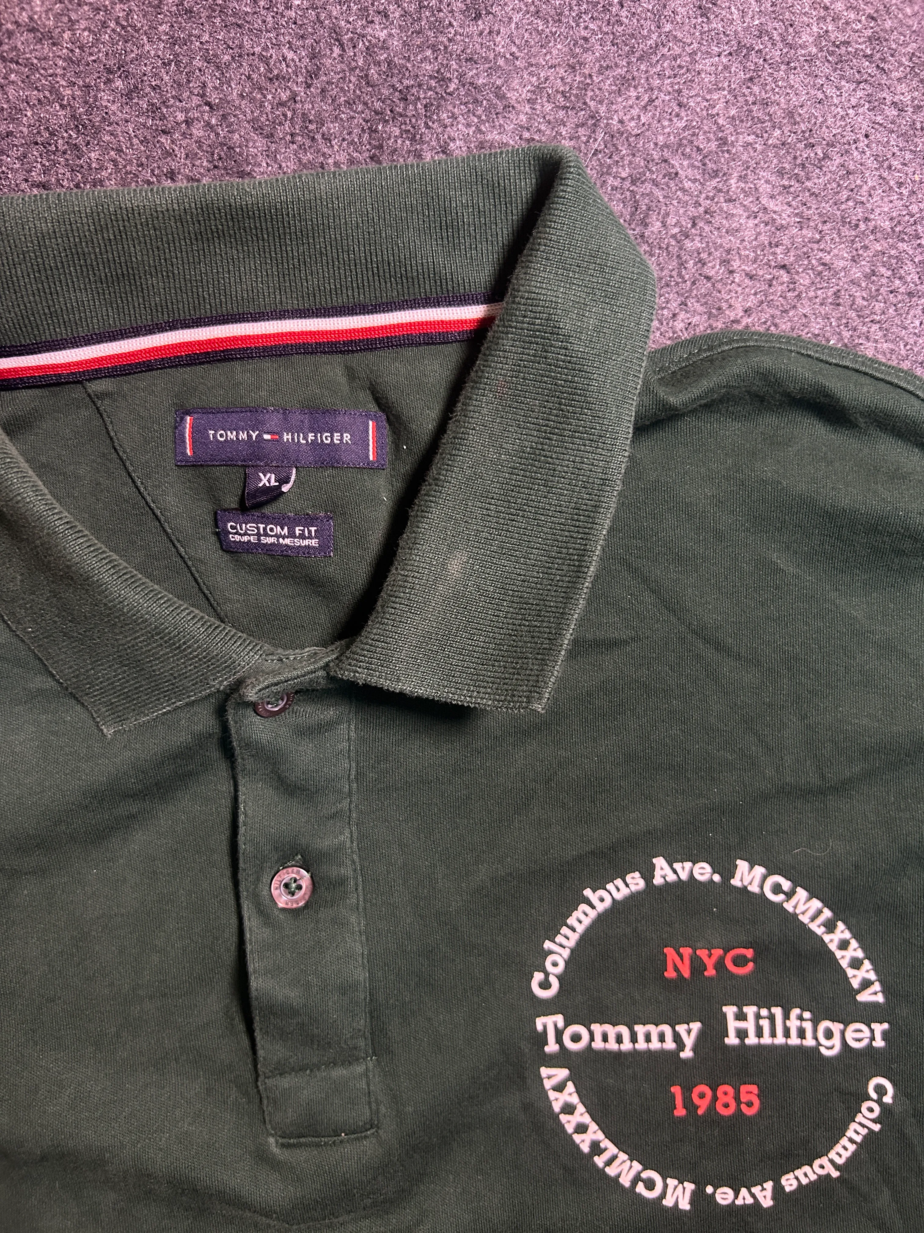 Tommy Hilfiger Men’s Dark Green Graphic Polo T-Shirt – Custom Fit L